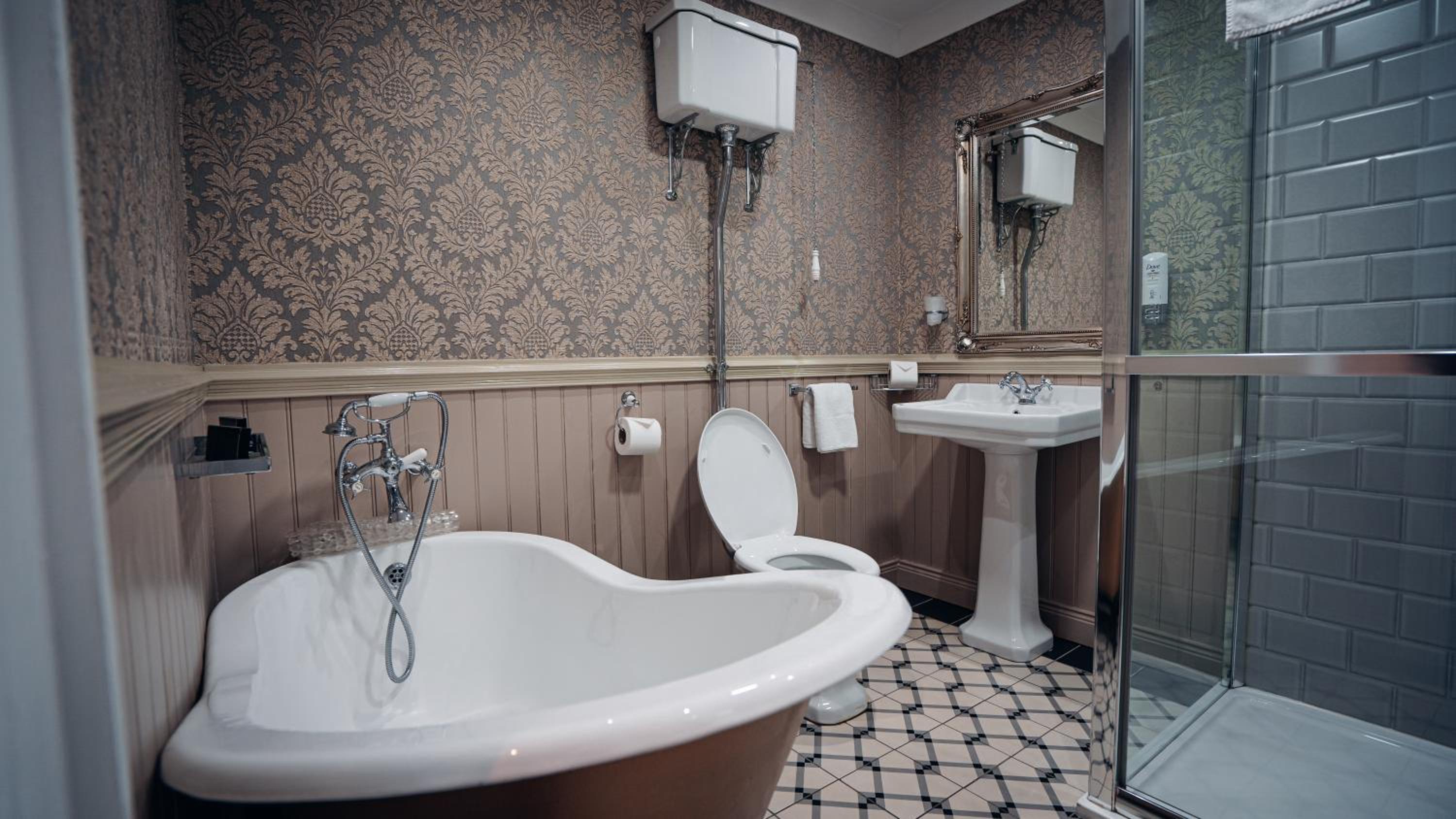 Superior King Room - Photo 4