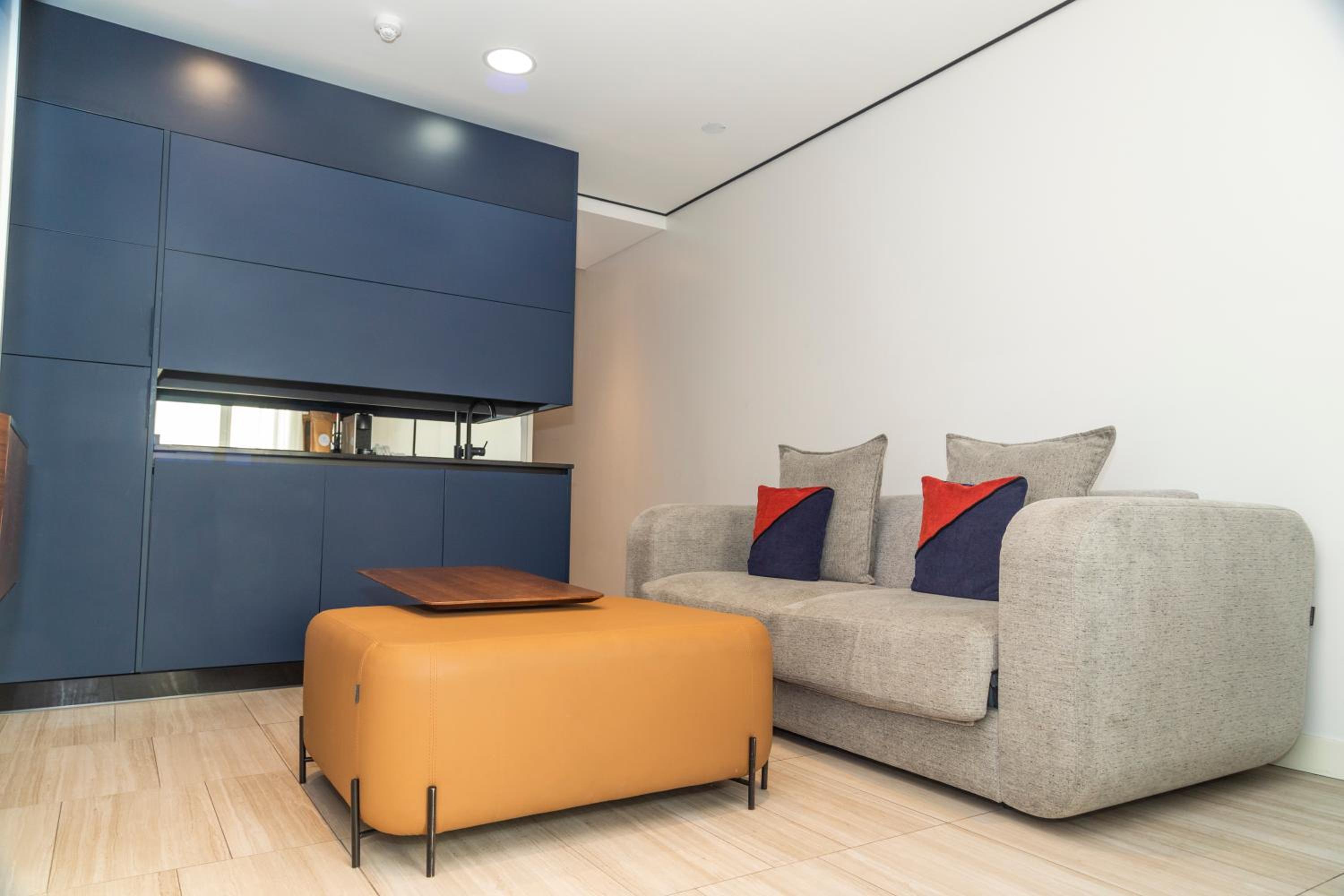 Apartamento de Dos Habitaciones con Terraza