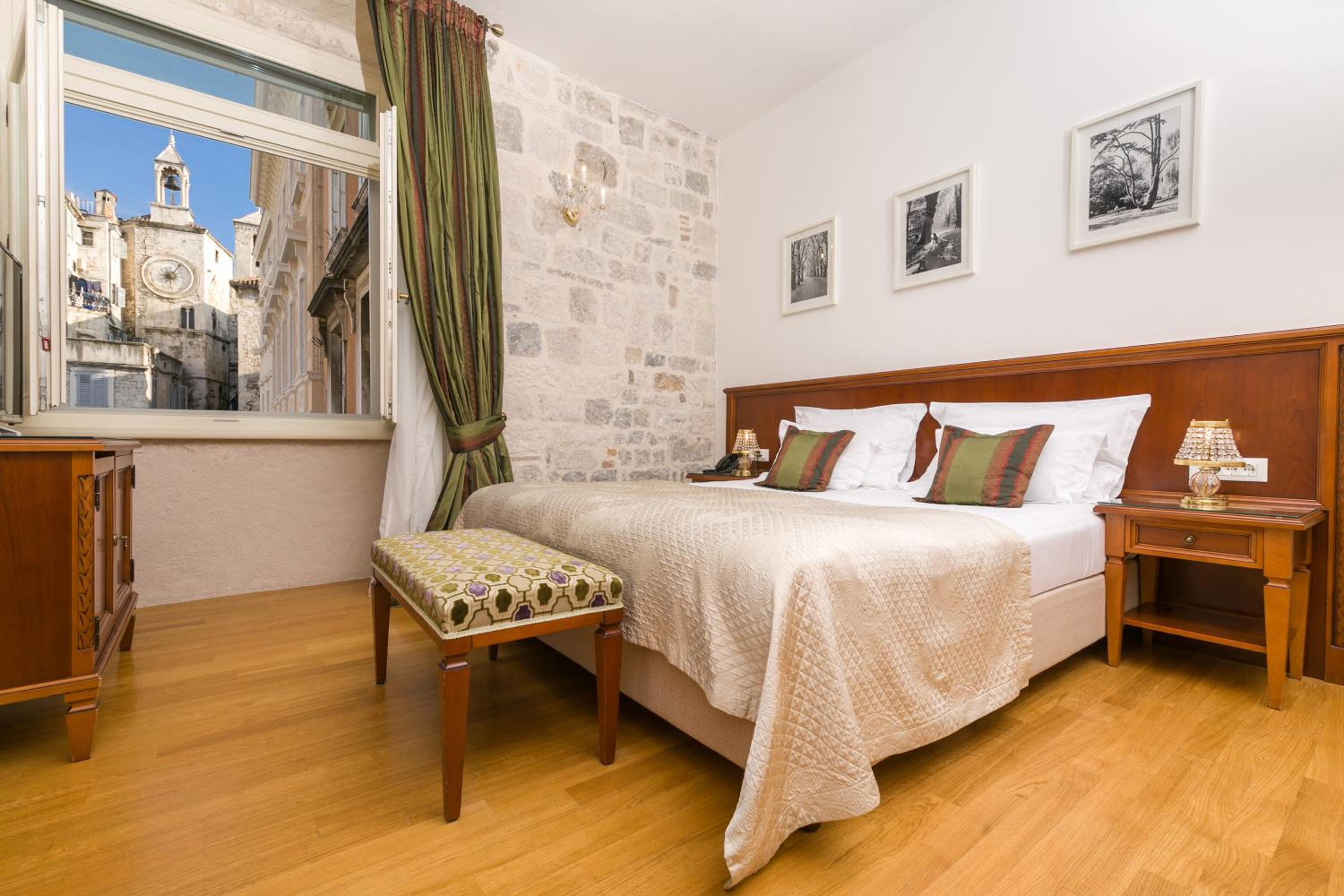 Deluxe Double Room with Old Town View