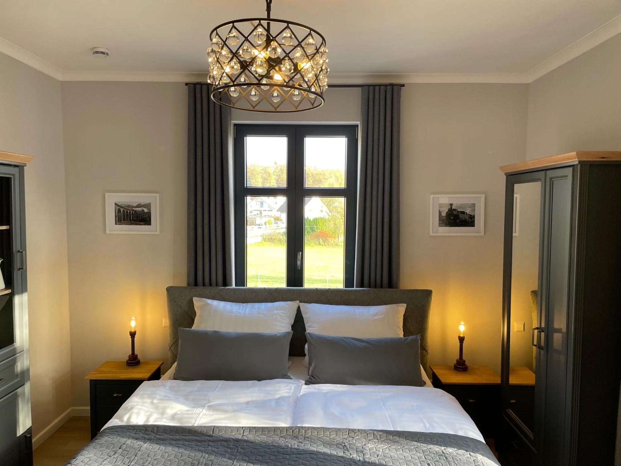 Queen Room photo 1