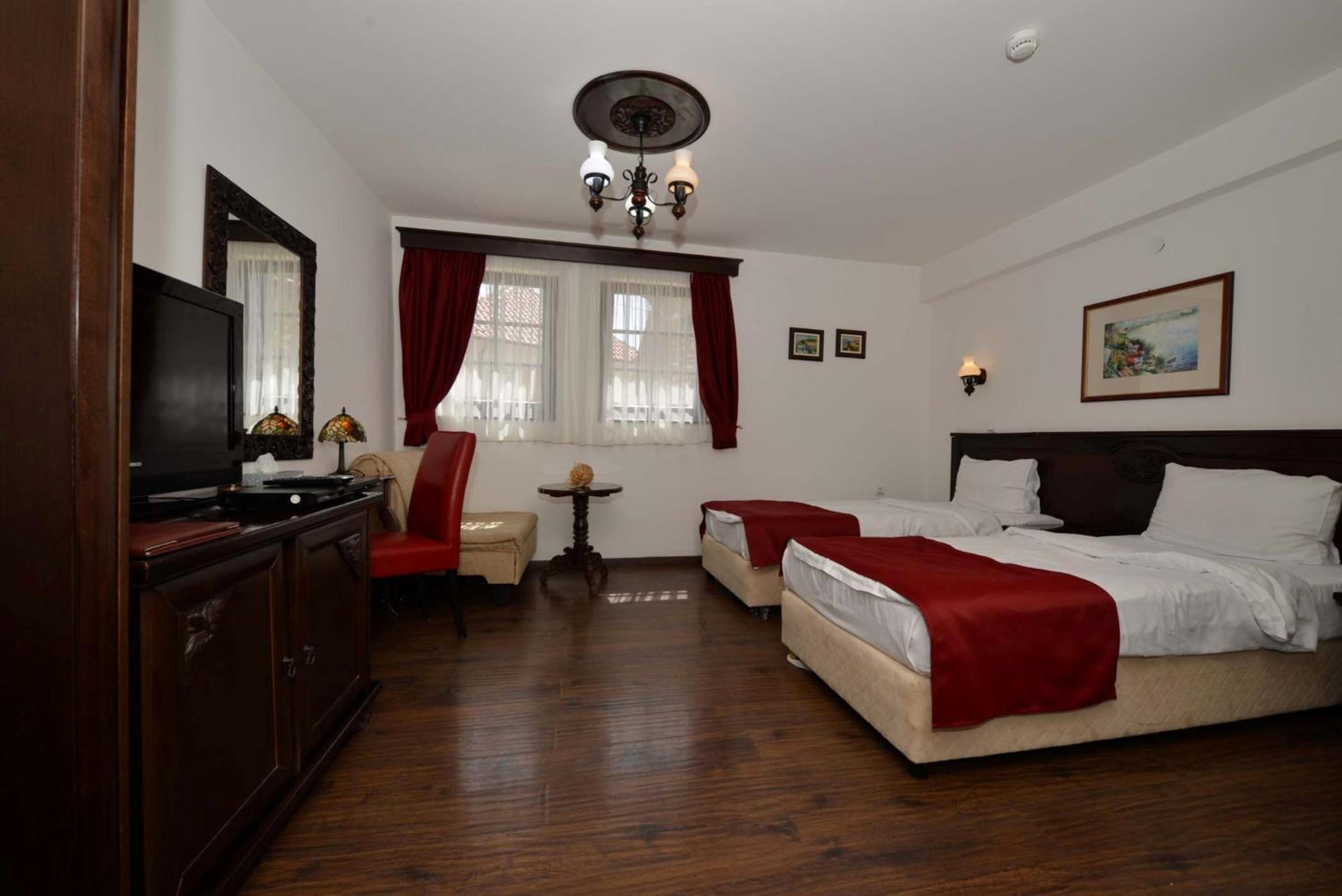 Budget Double Room - Photo 1