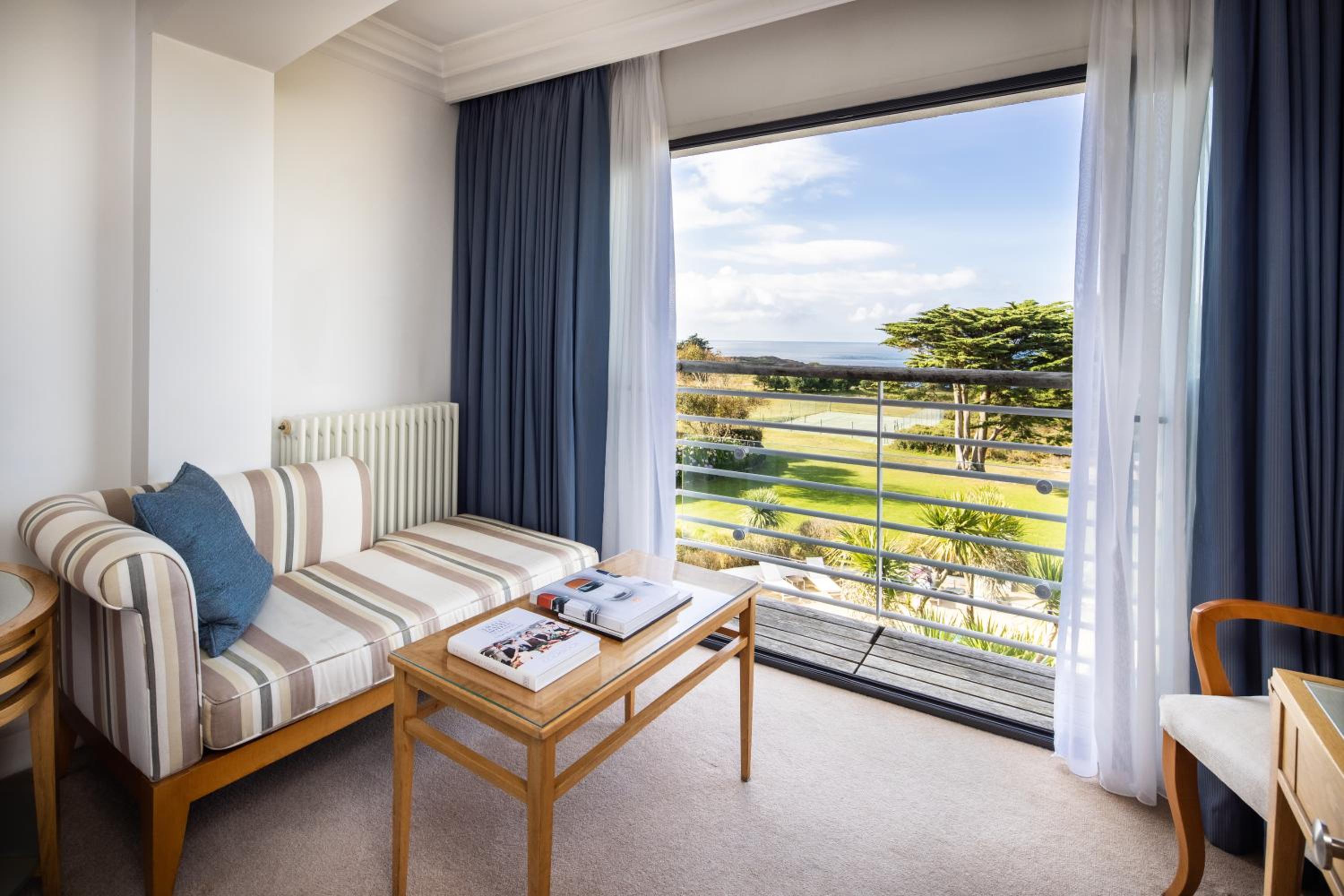 Double Room with Sea View - Photo 2