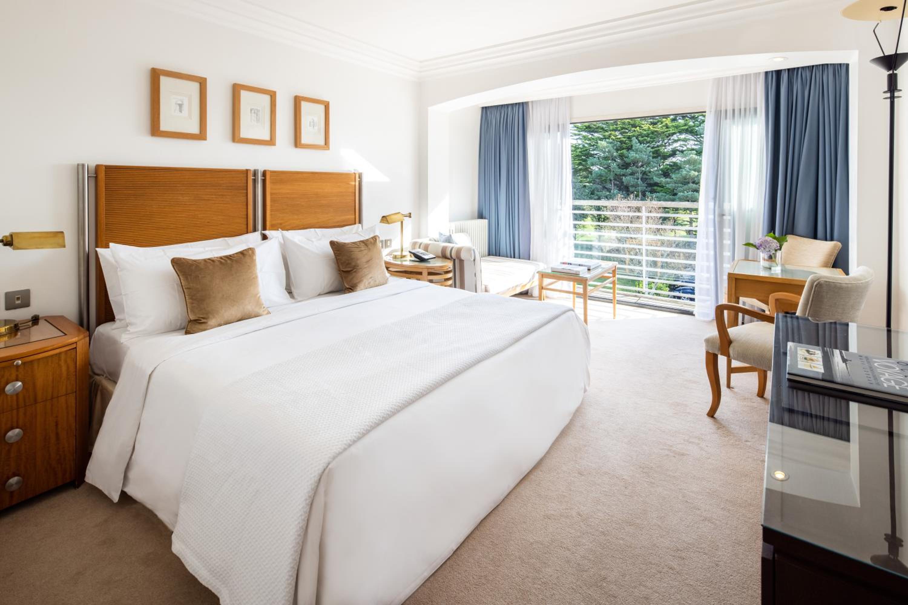 Double or Twin Room with Golf Course View - Photo 1