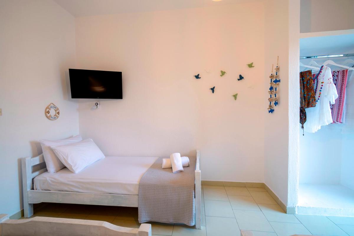 Superior Triple Room photo 3