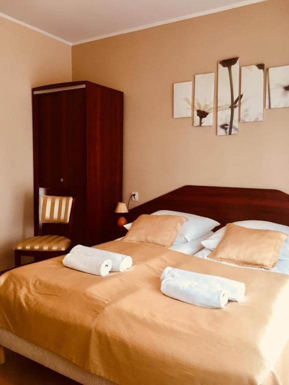 Standard Queen Room - Photo 1