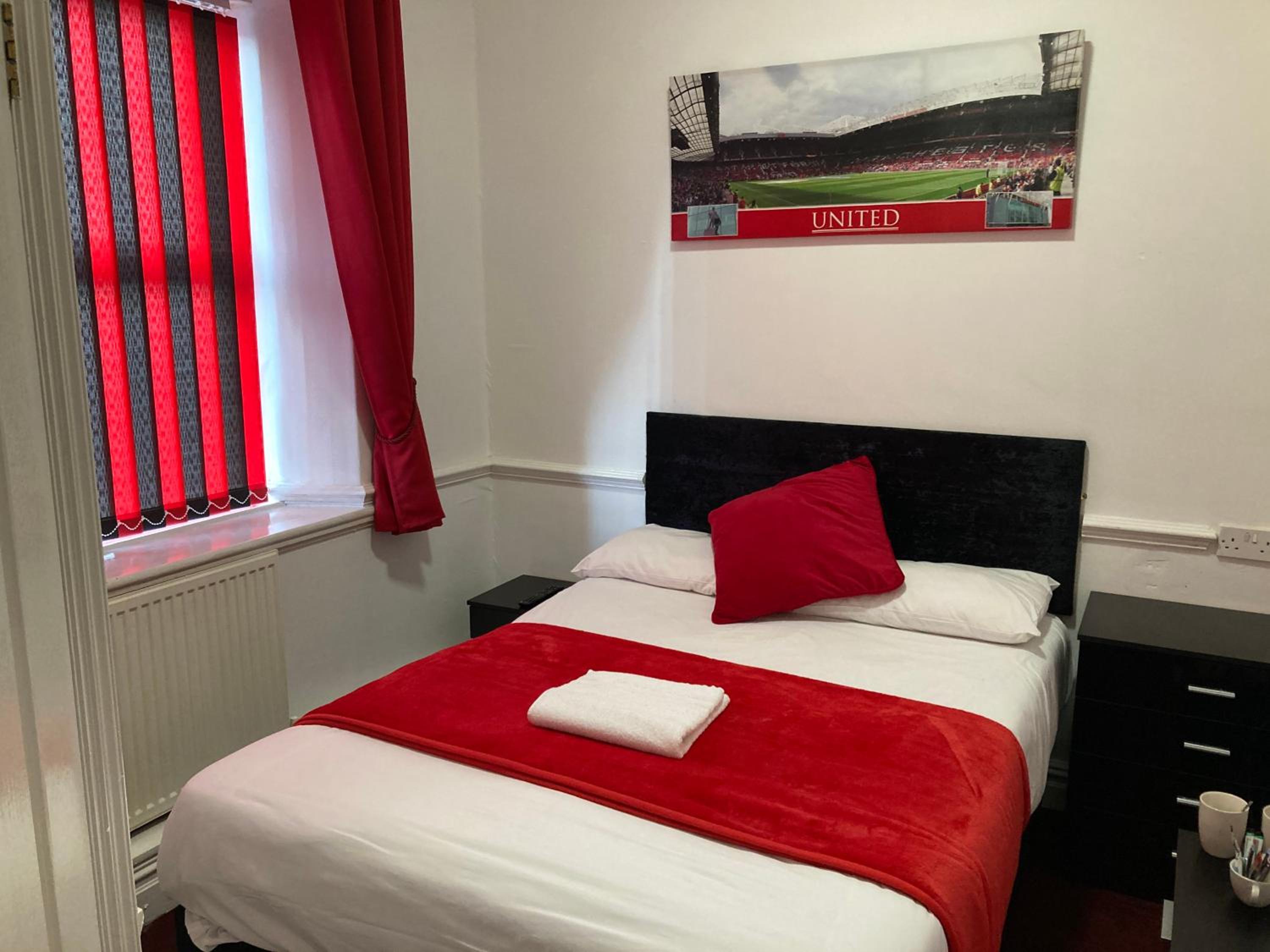 Superior Double Room with Ensuite Bathroom - Photo 4