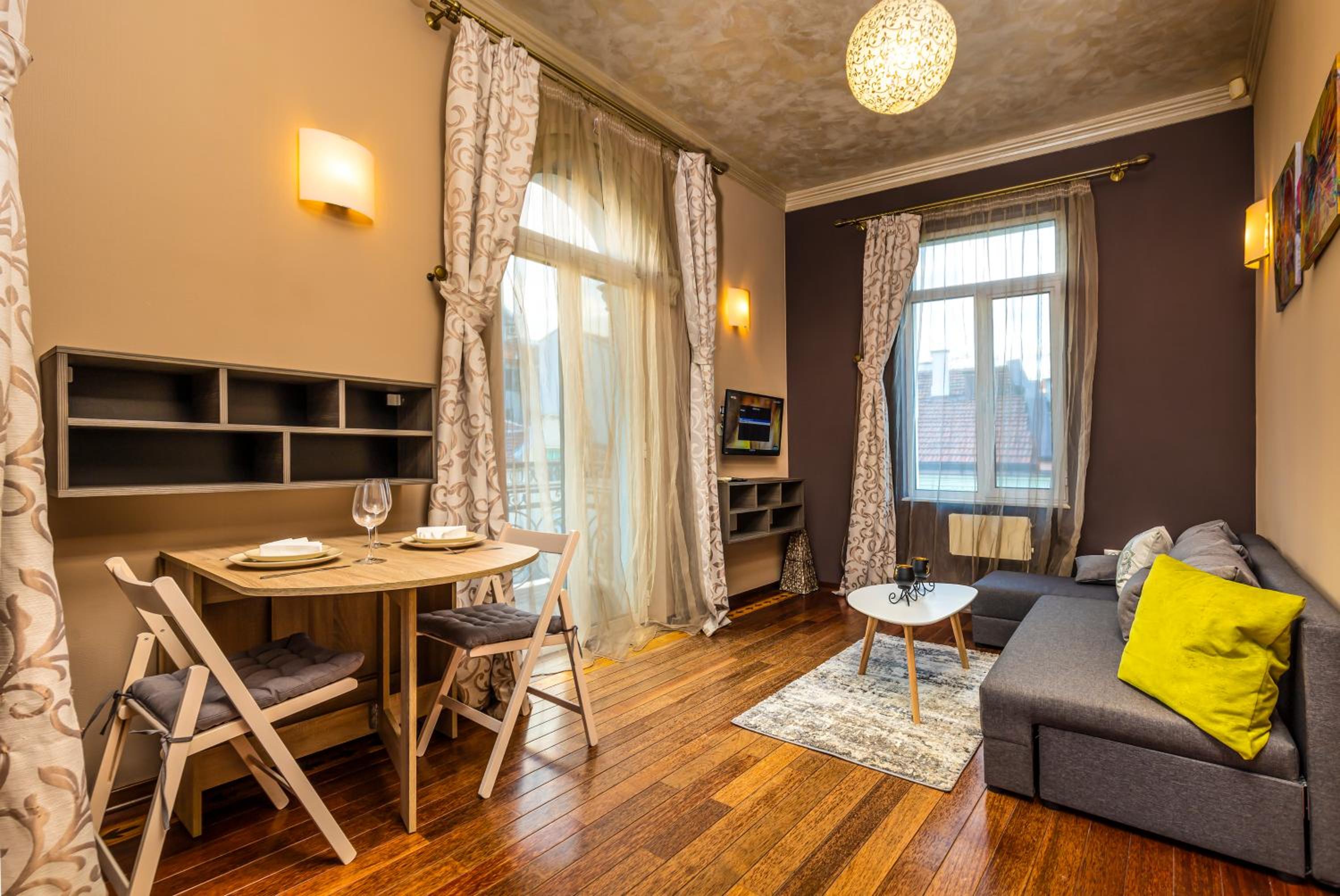 One-Bedroom Apartment