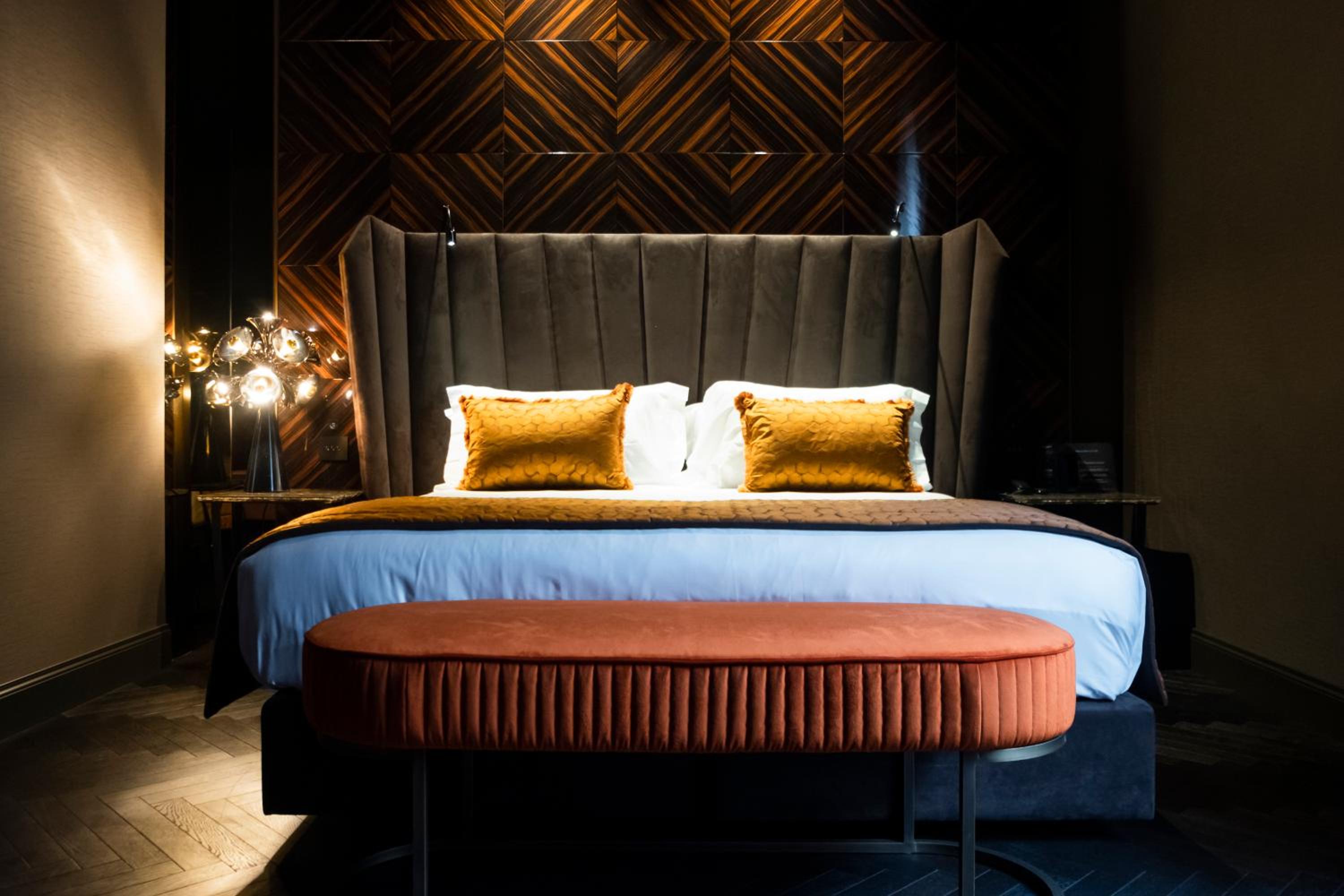Deluxe Triple Room thumbnail 5