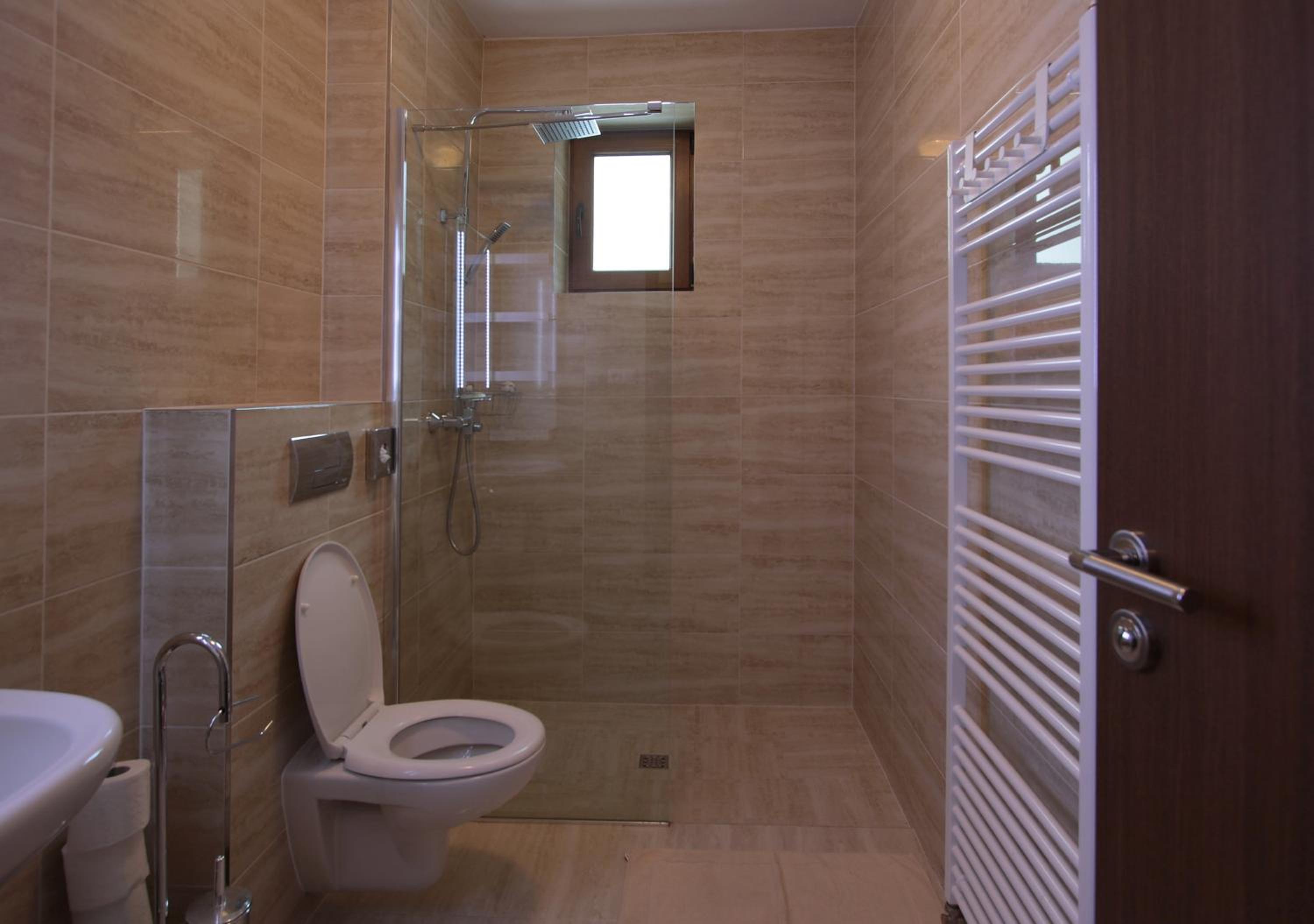 Apartment with Terrace - Photo 3