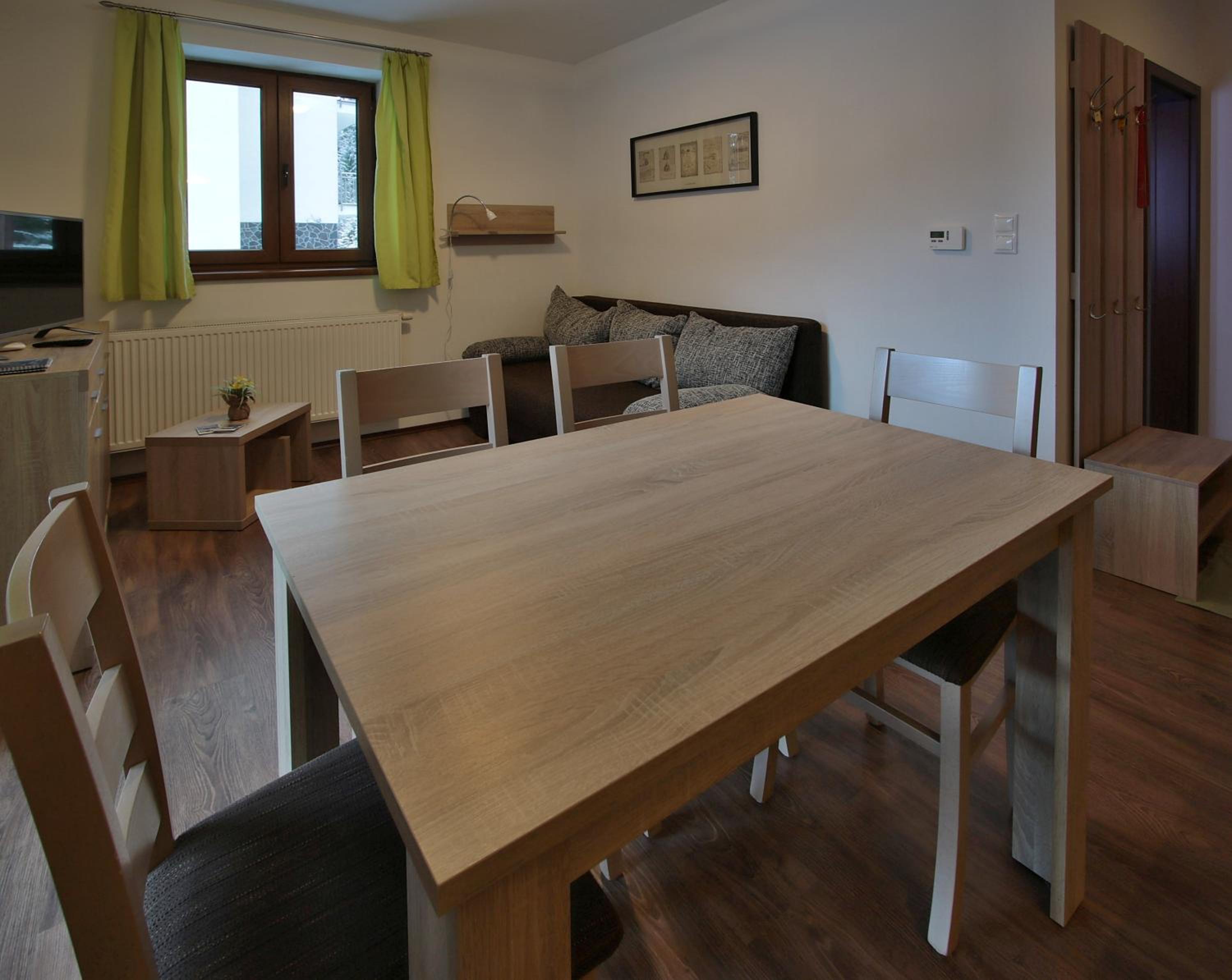 Apartment with Terrace - Photo 7