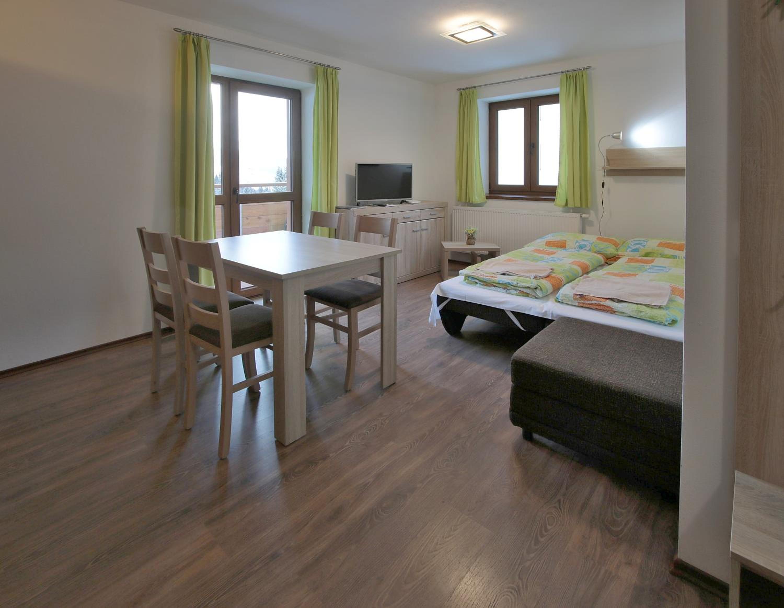Apartment with Mountain View - Photo 1