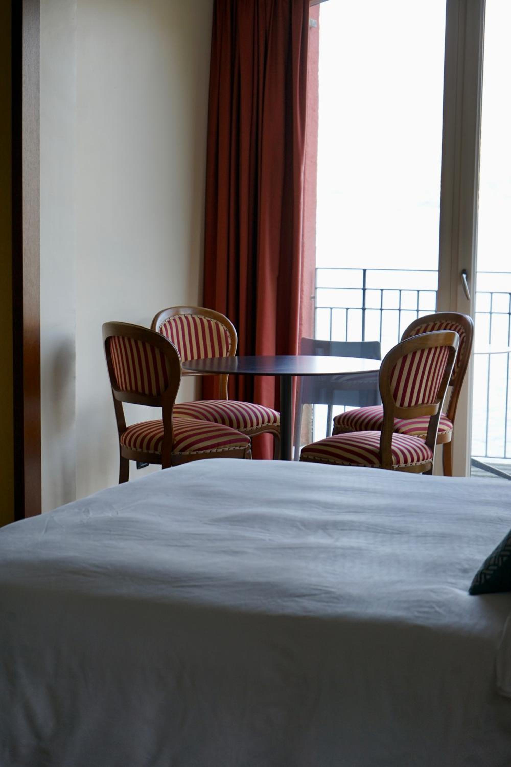Superior Junior Suite with Terrace and Lake View - Photo 1