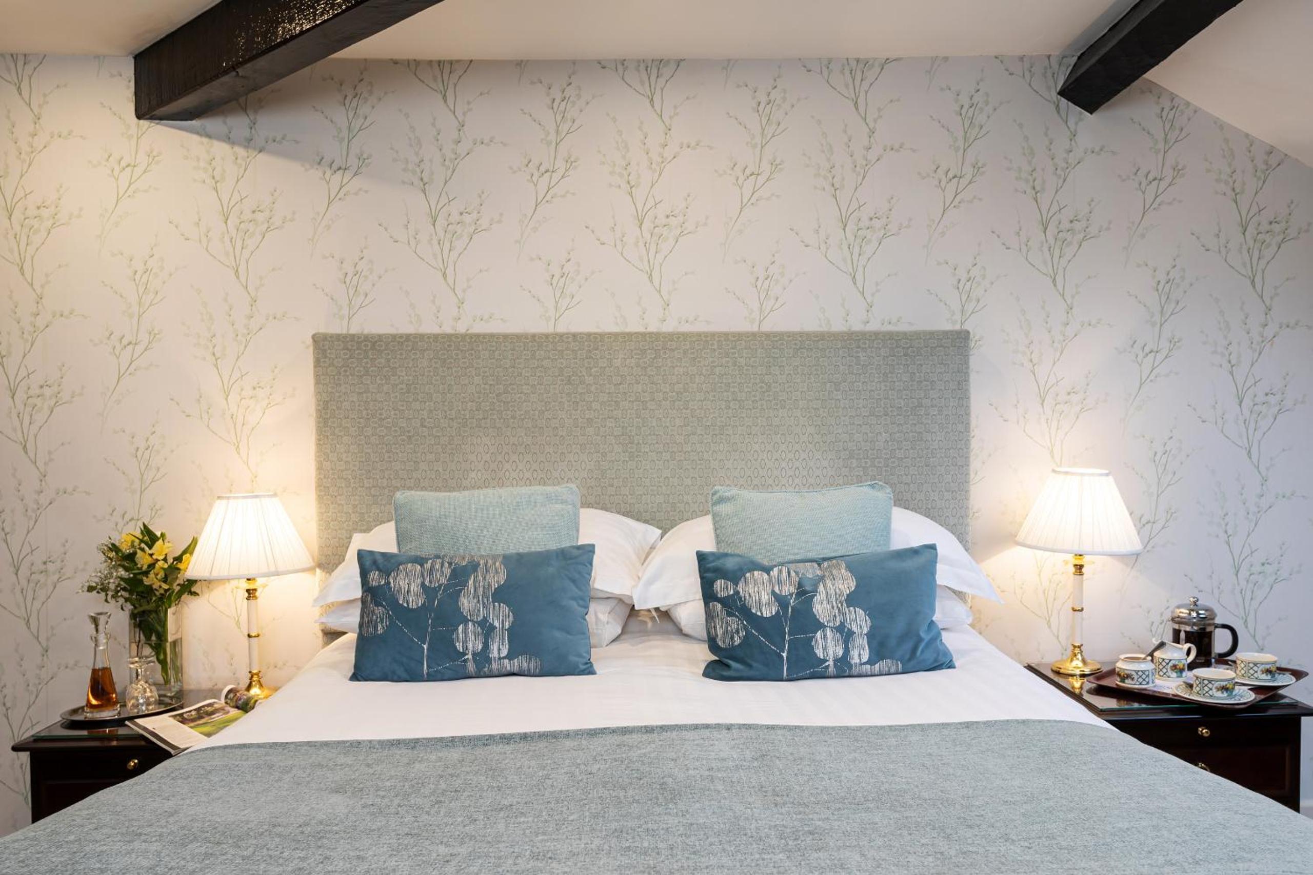 Double Room with Lake View - Photo 17