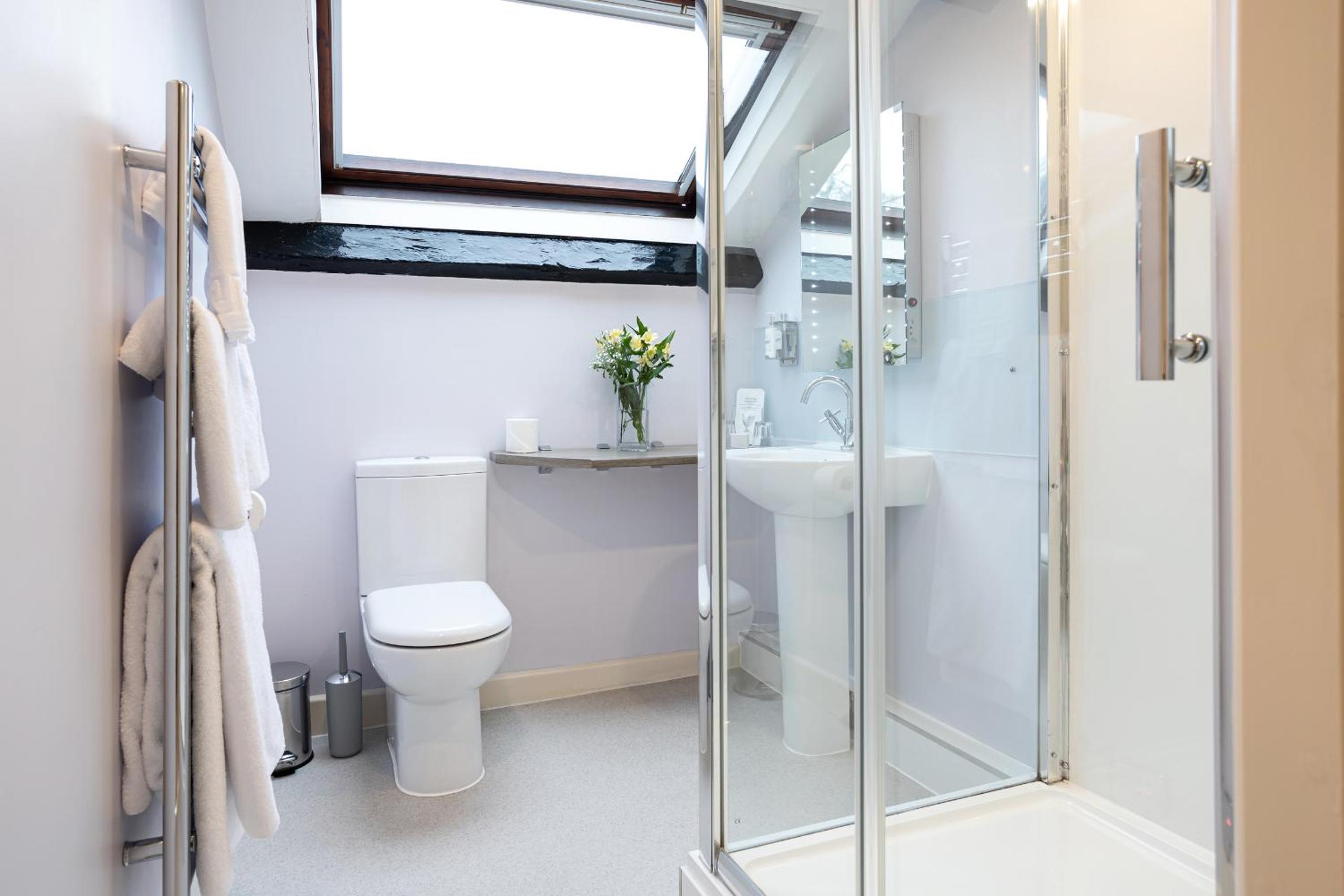 Double Room with Lake View - Photo 18