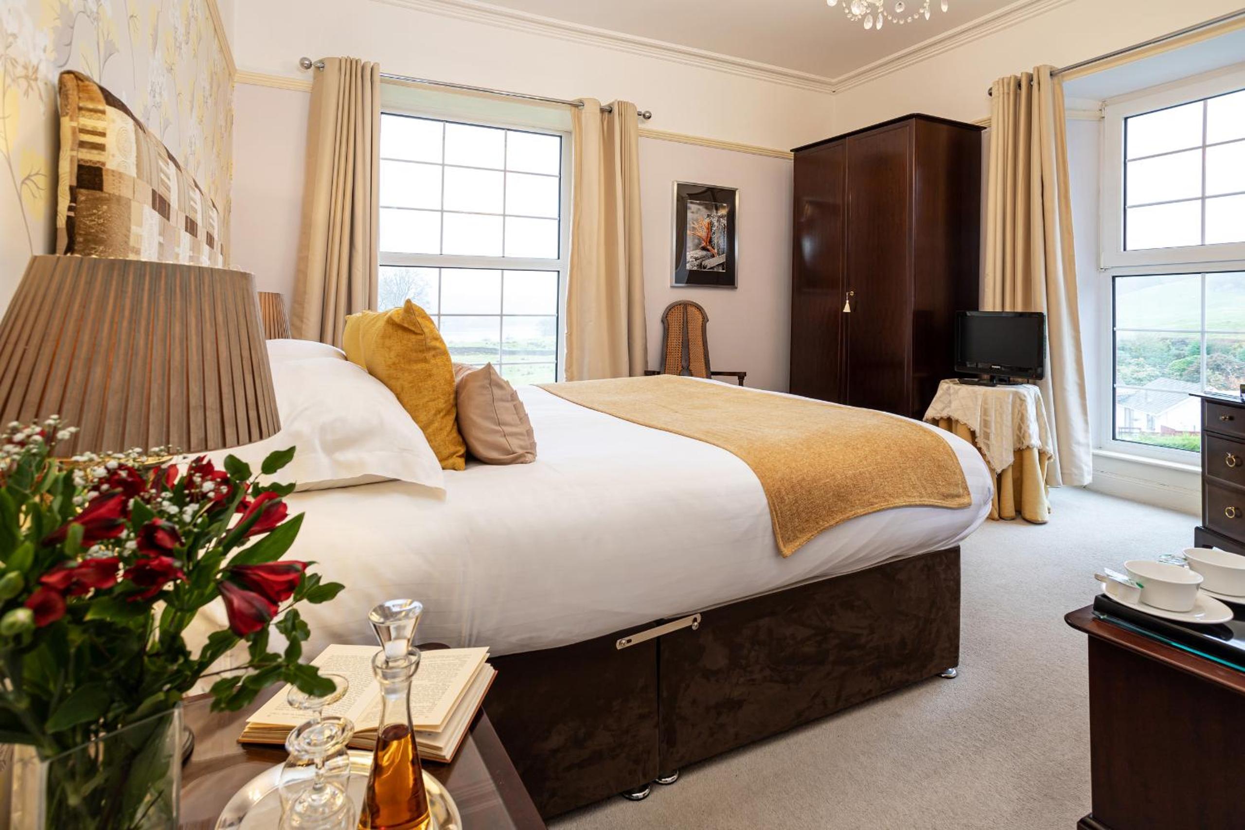 Double Room with Lake View - Photo 28