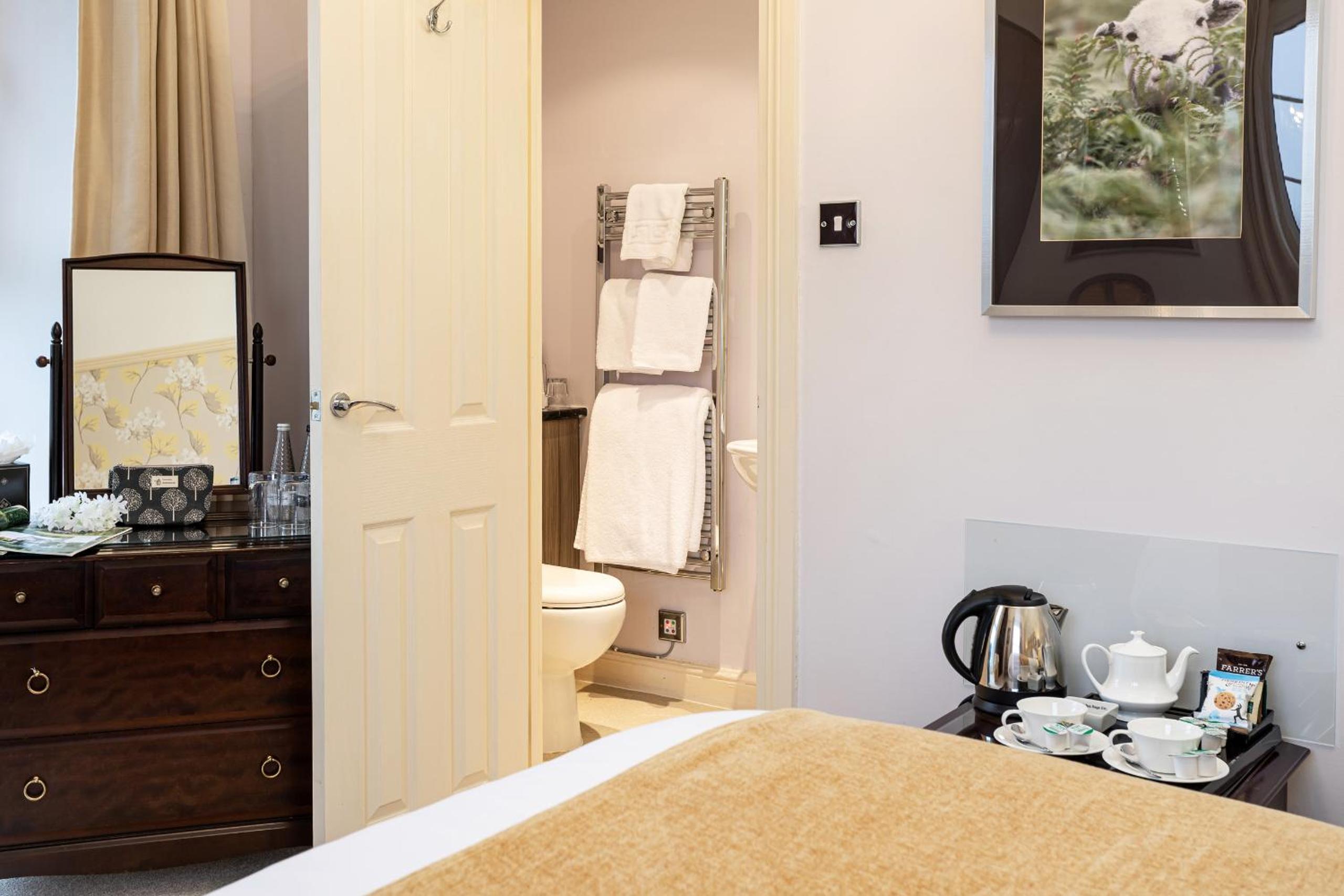 Double Room with Lake View - Photo 27