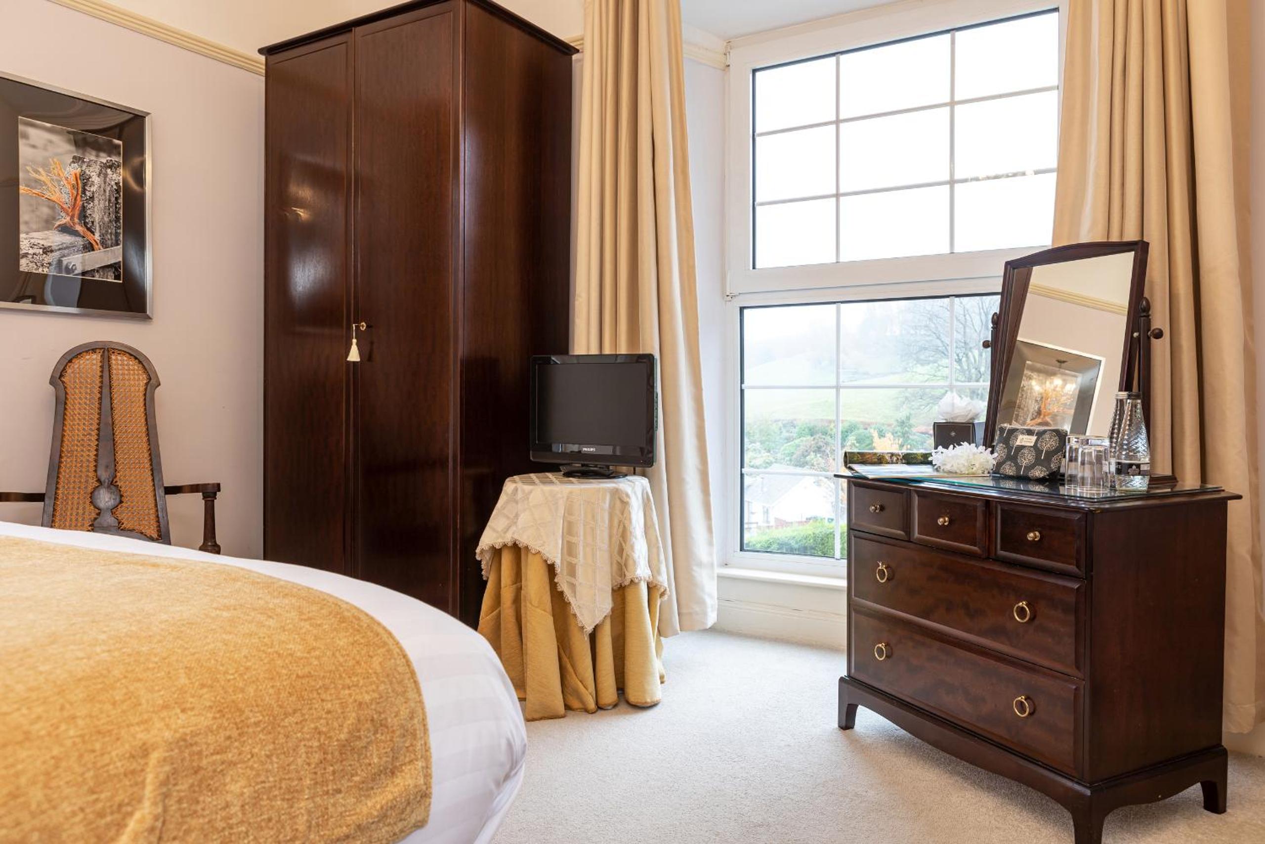 Double Room with Lake View - Photo 26