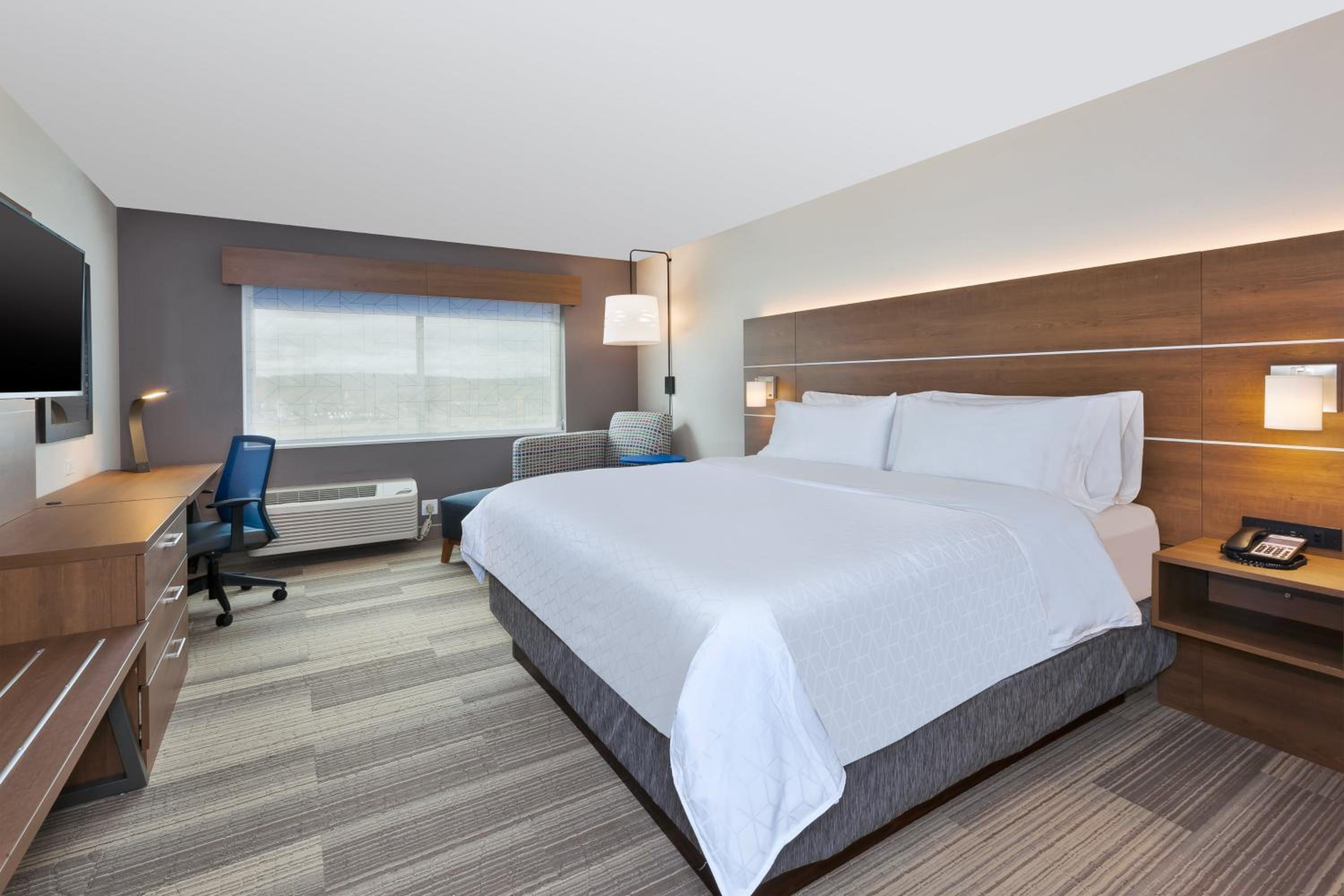 Standard King Room - Photo 2