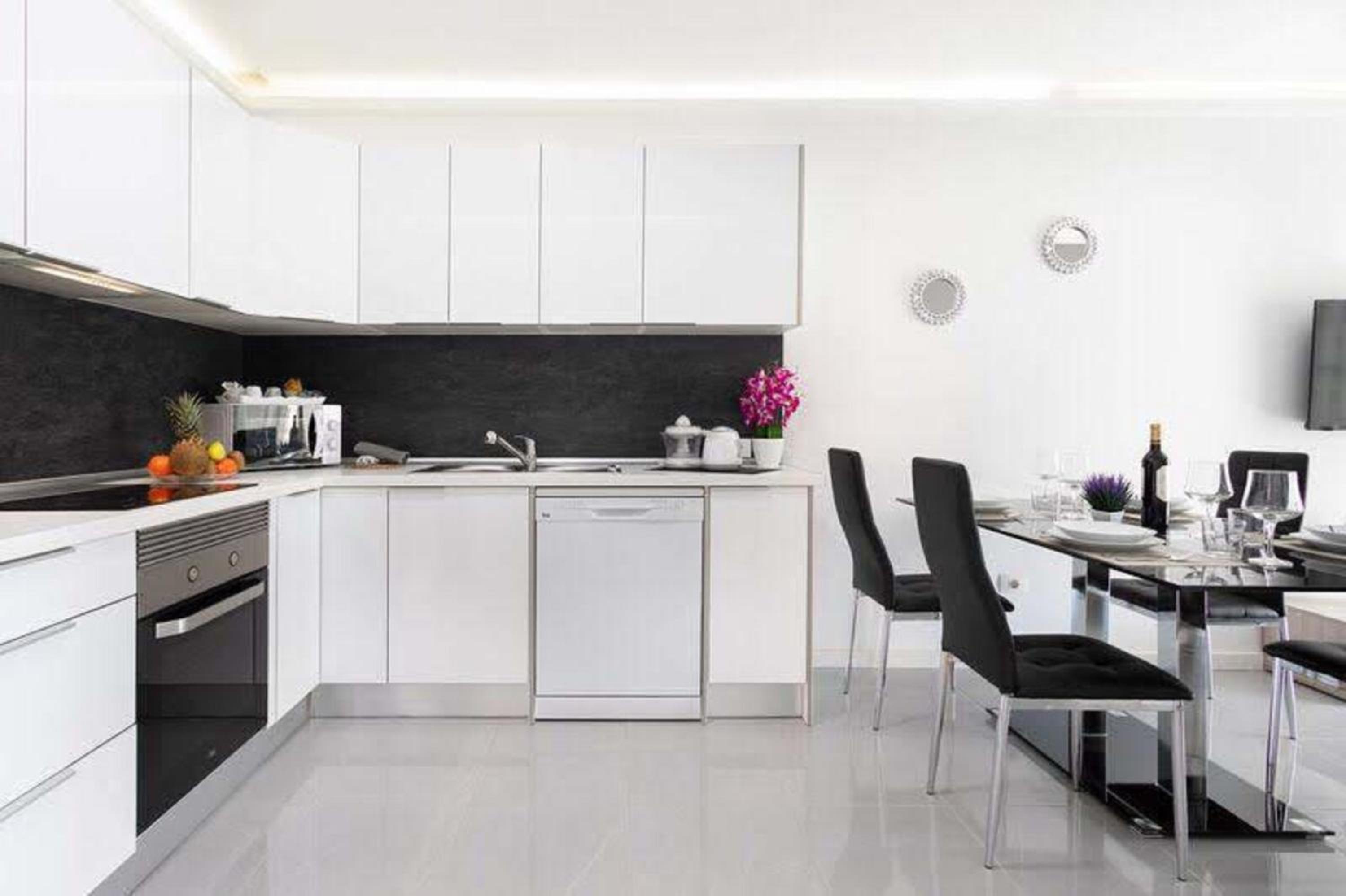 Two-Bedroom Apartment - Photo 22