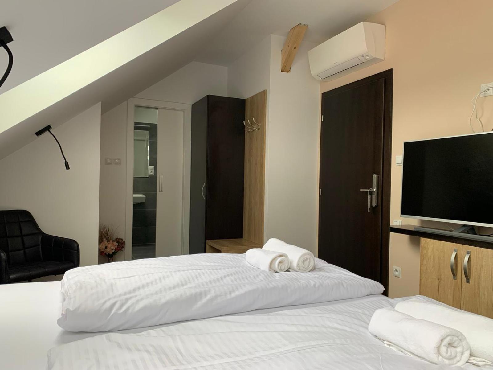 Double Room photo 3