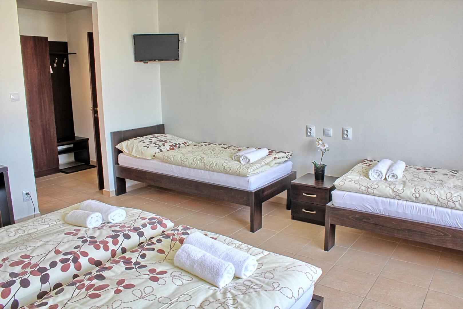 Quadruple Room with Bathroom photo 2