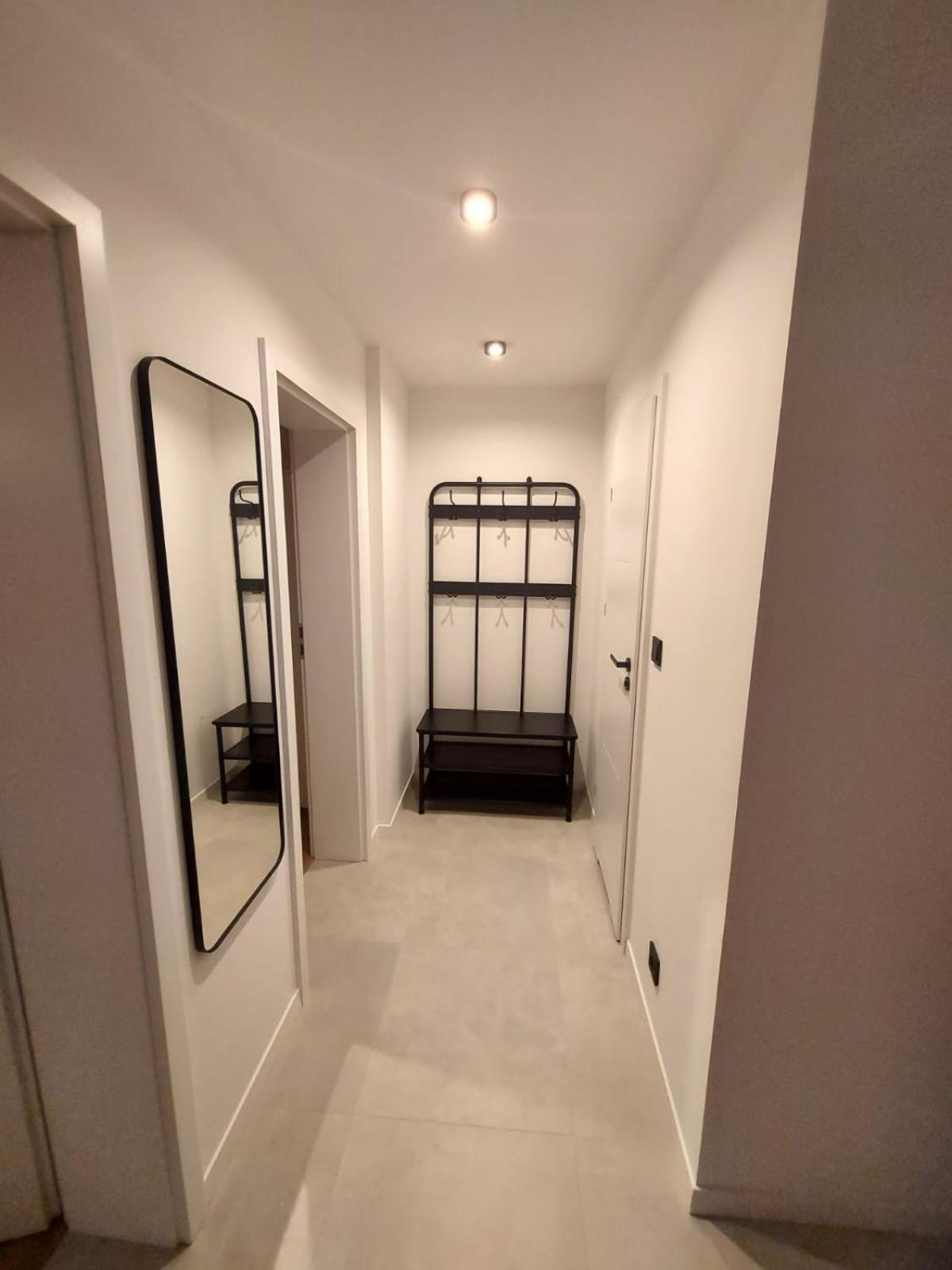 One-Bedroom Apartment photo 3