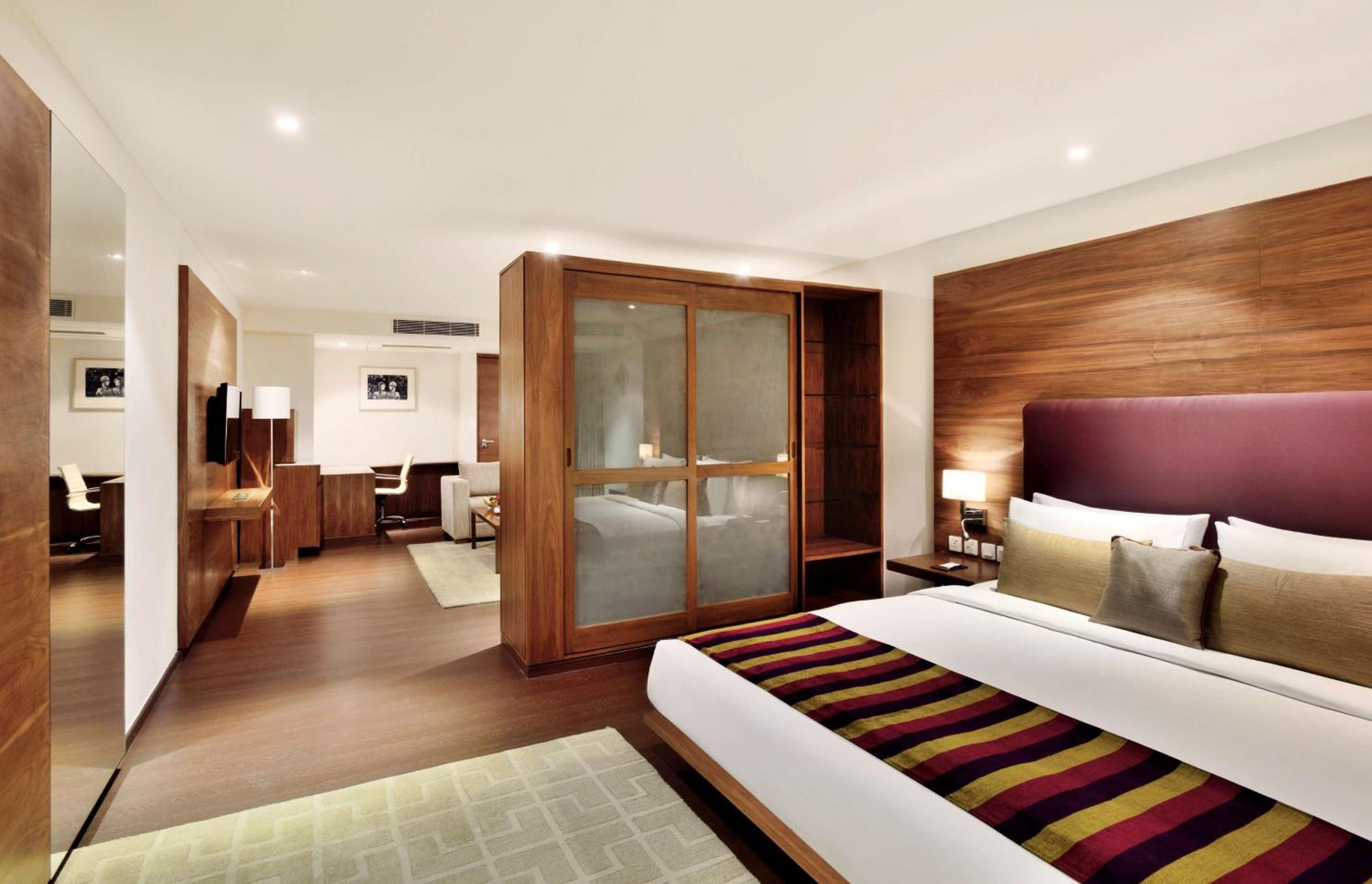 Deluxe Suite with 15% Discount on Food and Soft Beverages photo 3