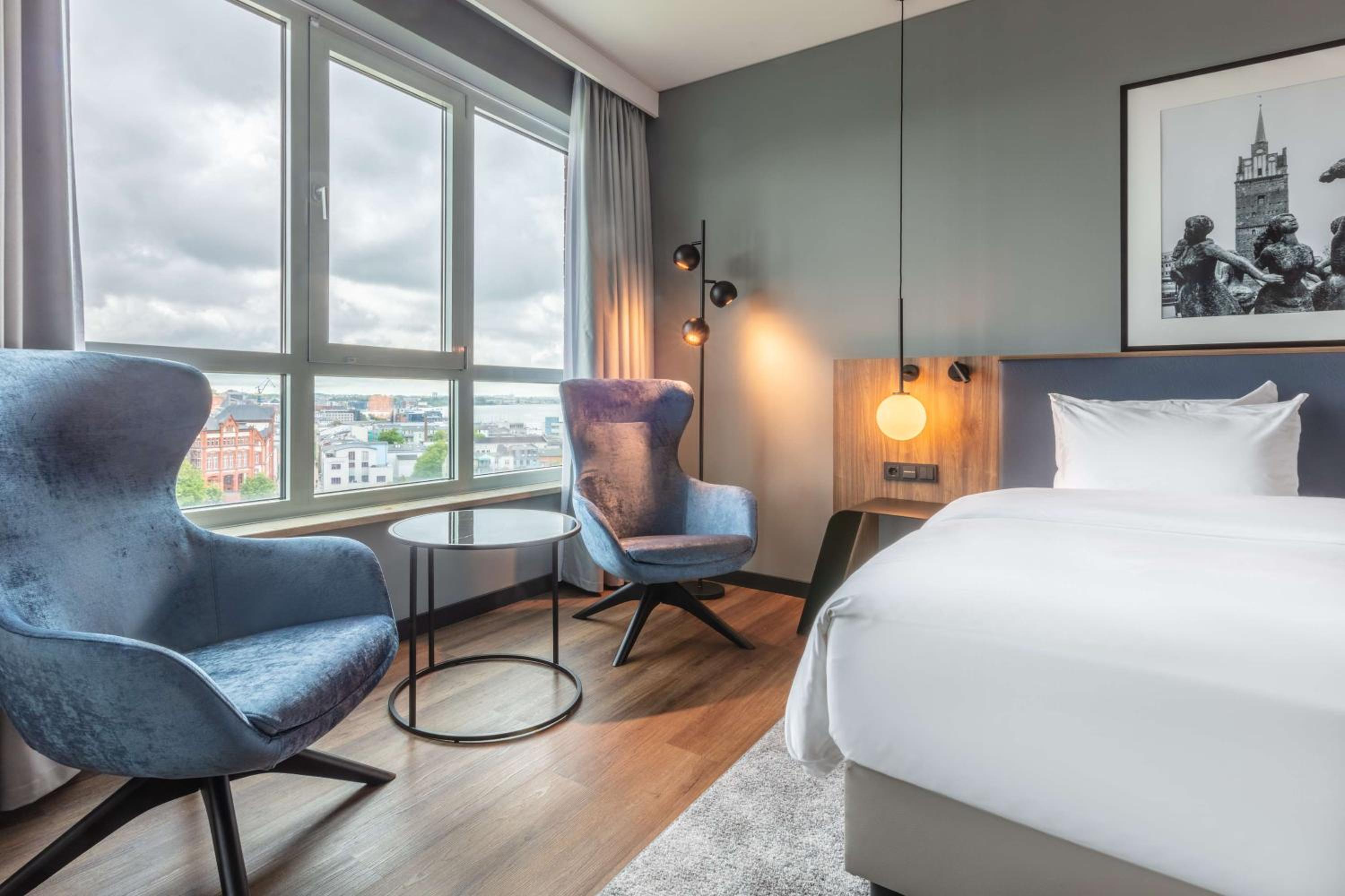 Standard Room with Harbor View - Photo 1