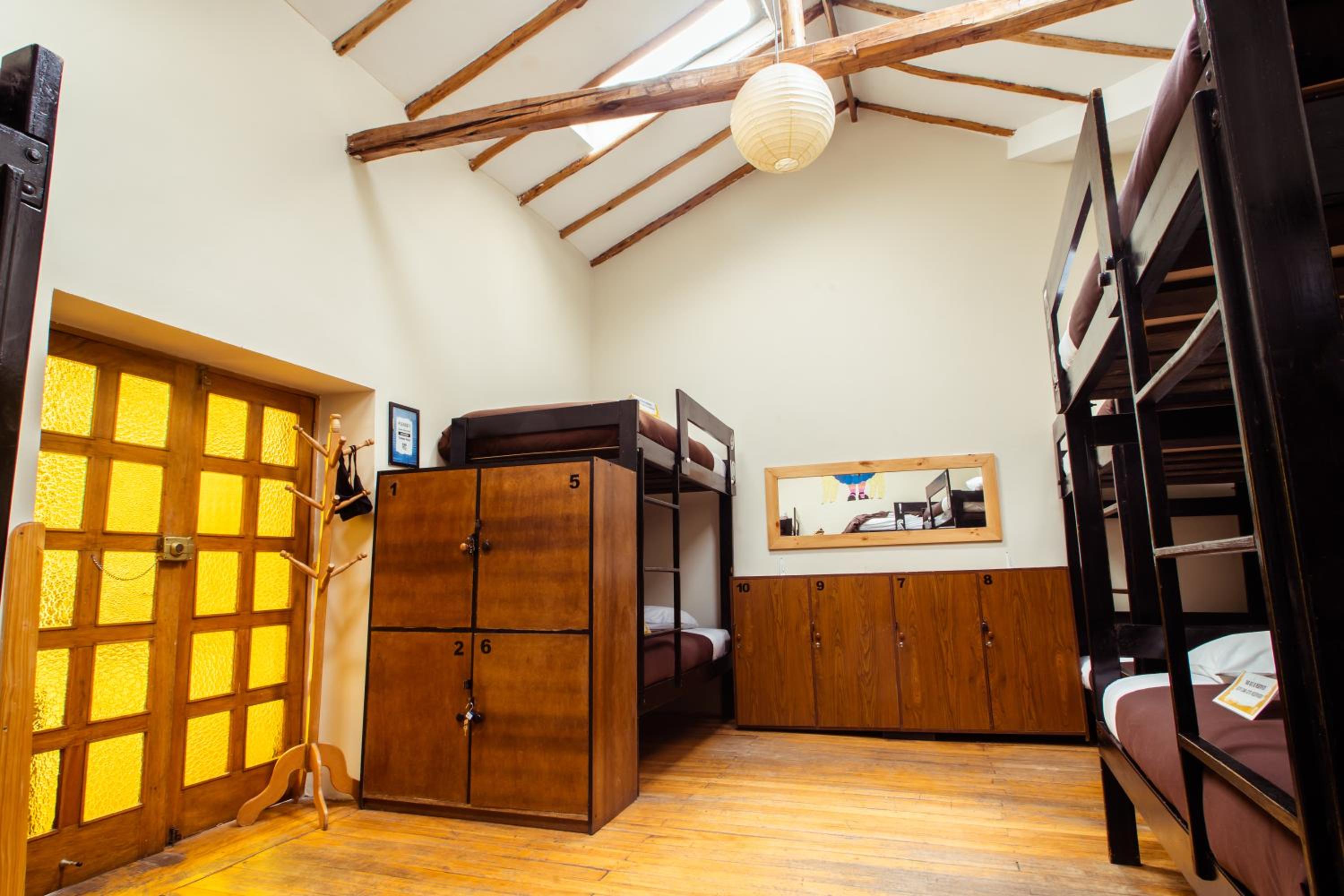 Deluxe Bed in 10-Bed Mixed Dormitory Room photo 3