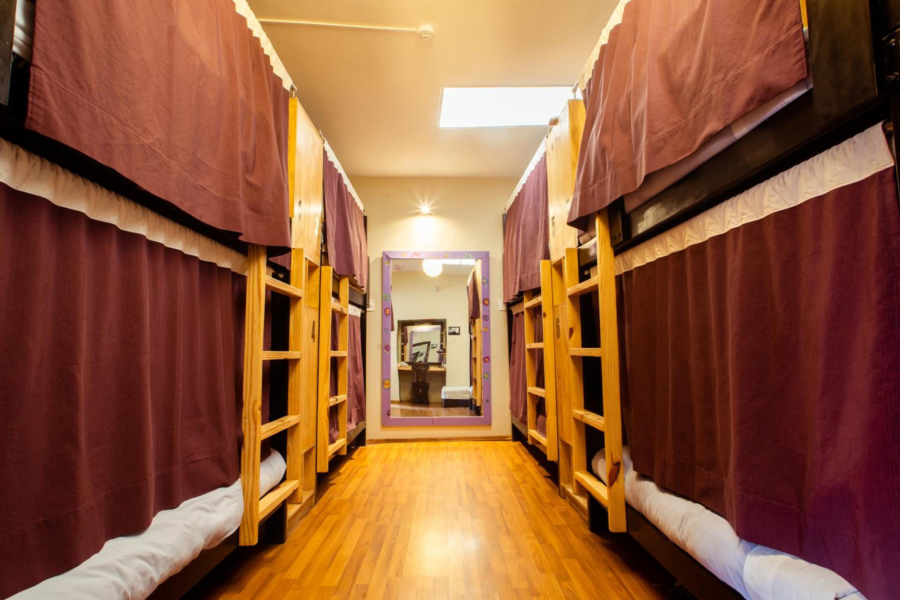 Deluxe Bed in 8-Bed Female Dormitory Room with Bathroom photo 1