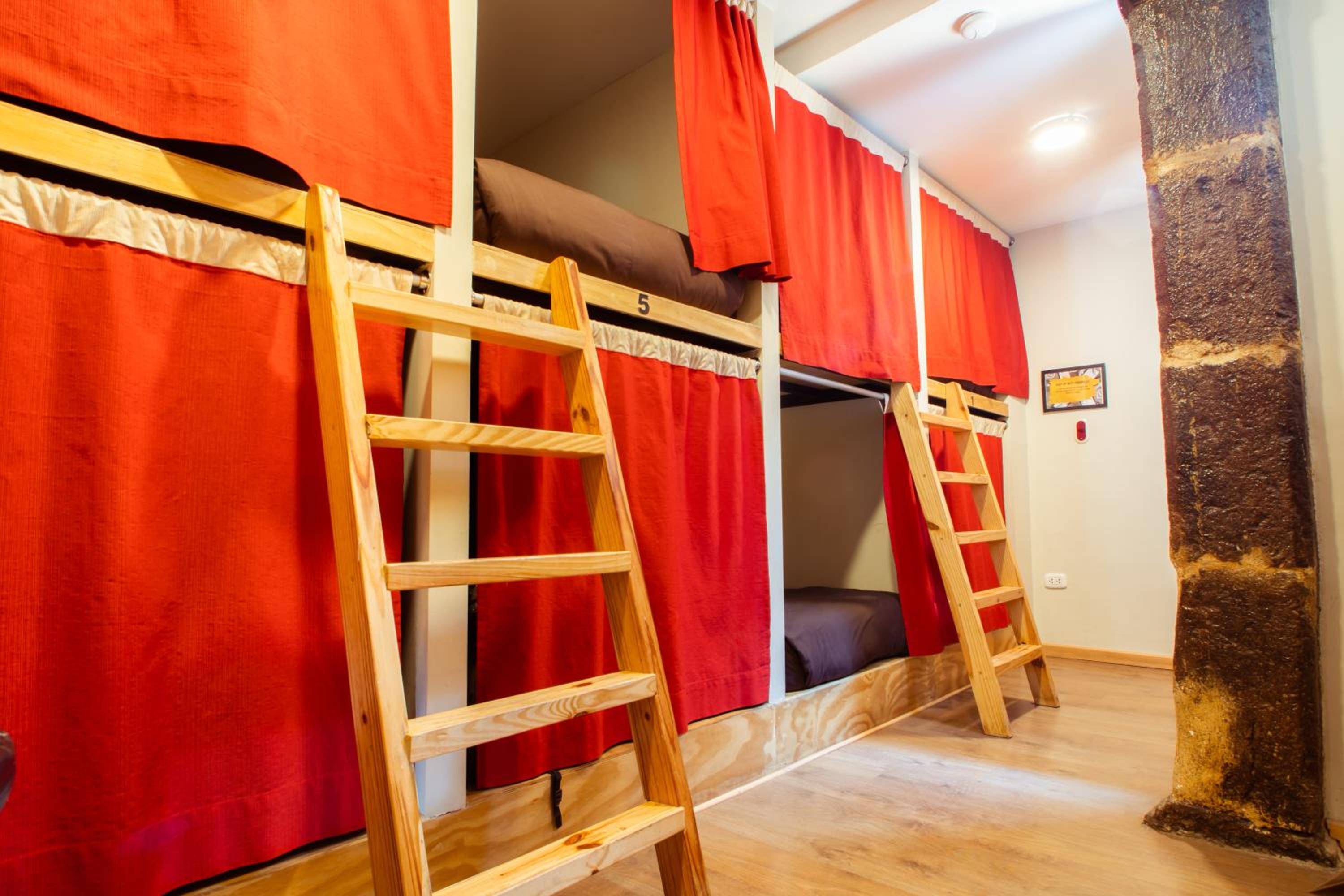 Deluxe Bed in 8-Bed Dormitory Room photo 3