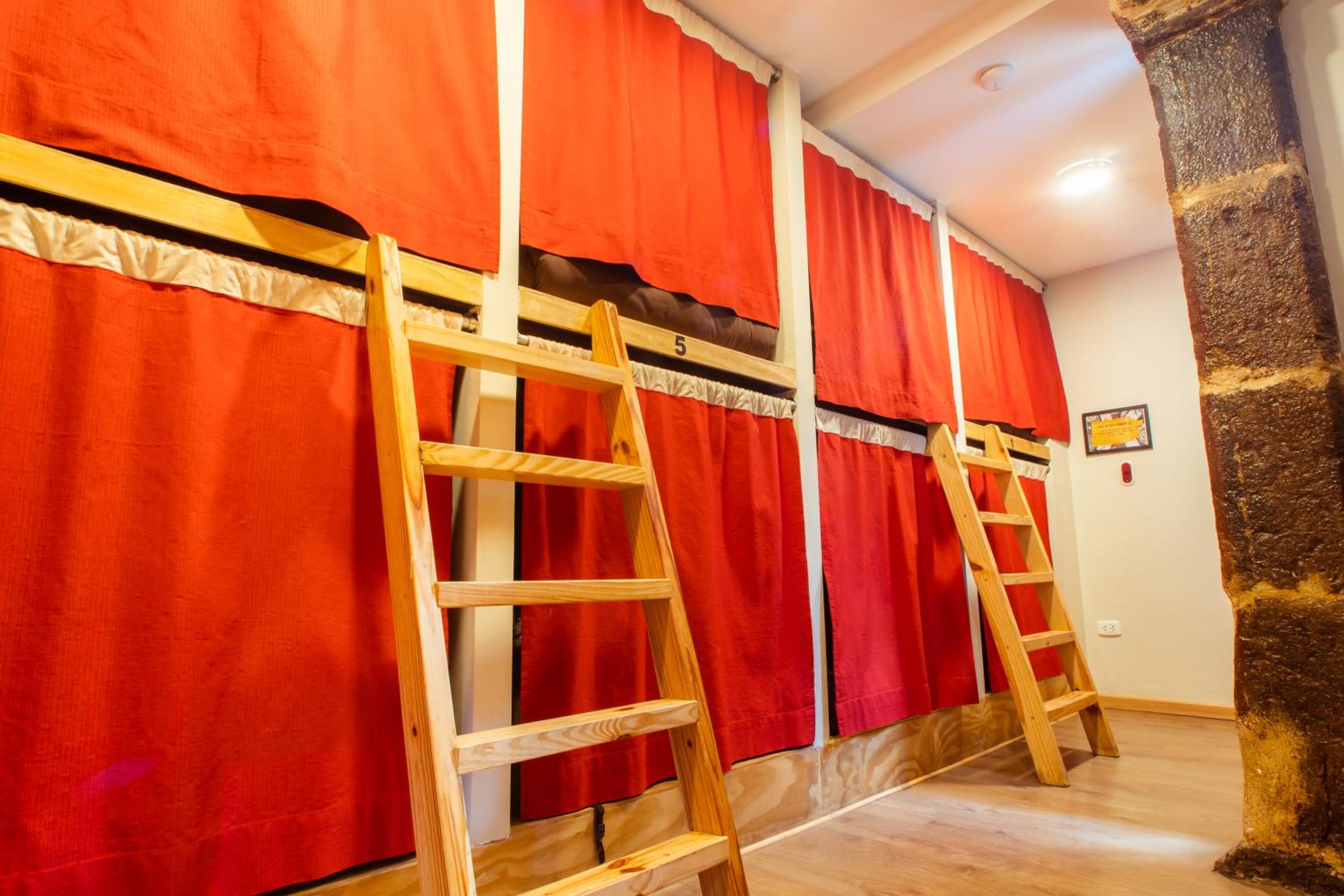 Deluxe Bed in 8-Bed Dormitory Room photo 1