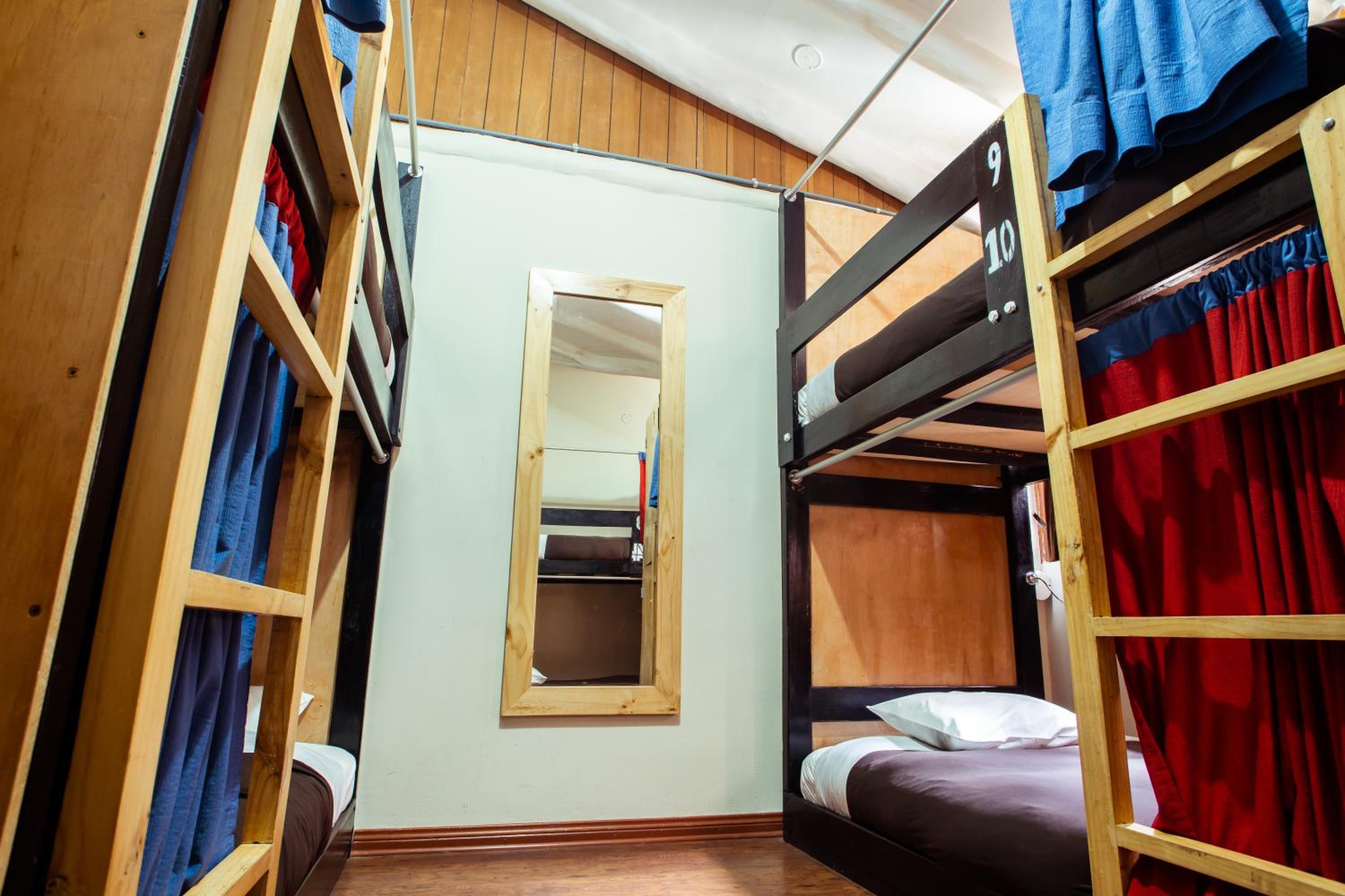 Deluxe Bed in 10-Bed Mixed Dormitory Room photo 2