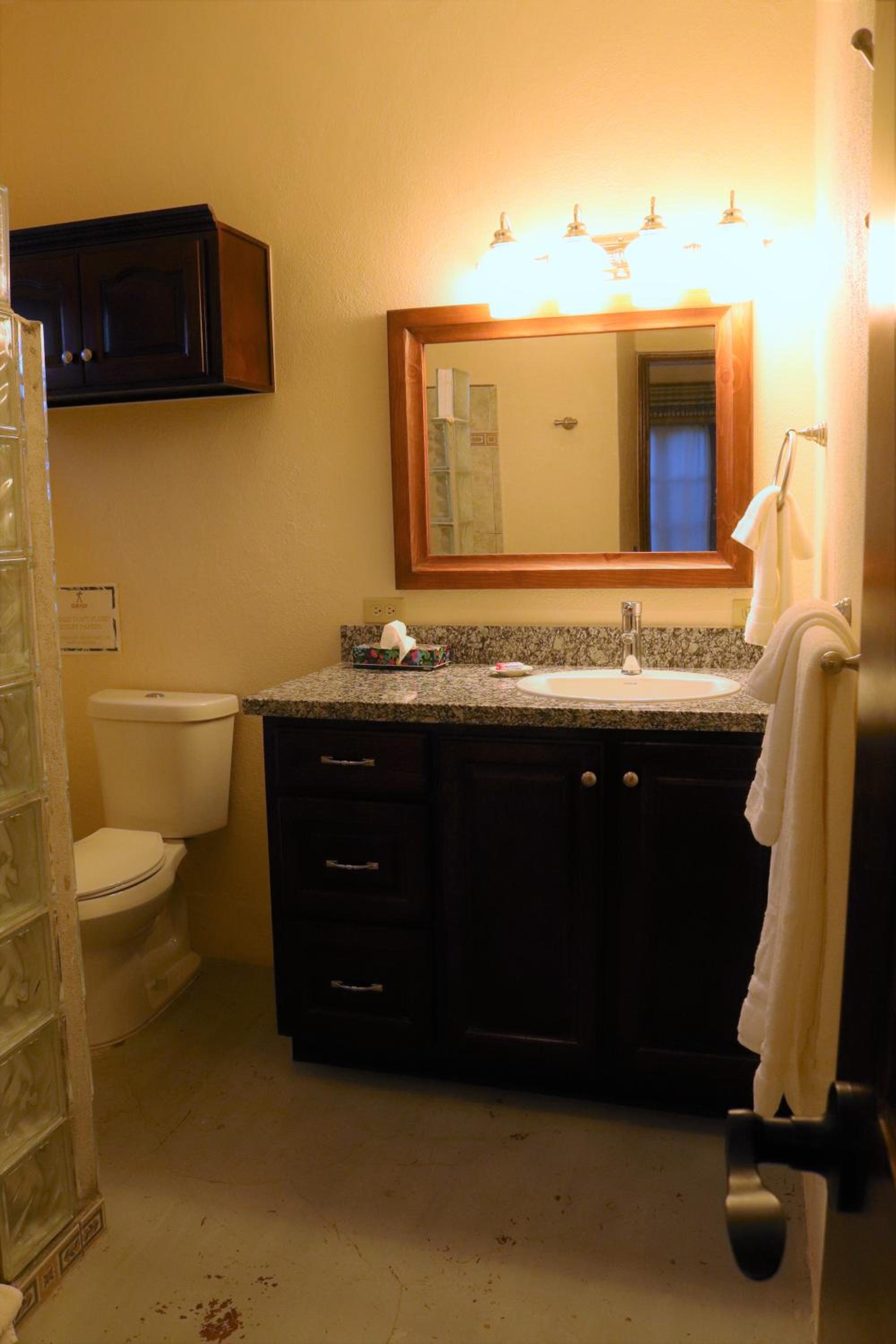 One-Bedroom Cottage - Photo 4