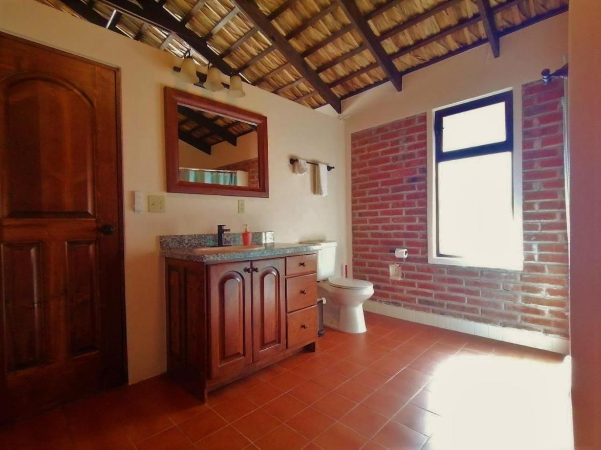 Bungalow with Garden View - Photo 5