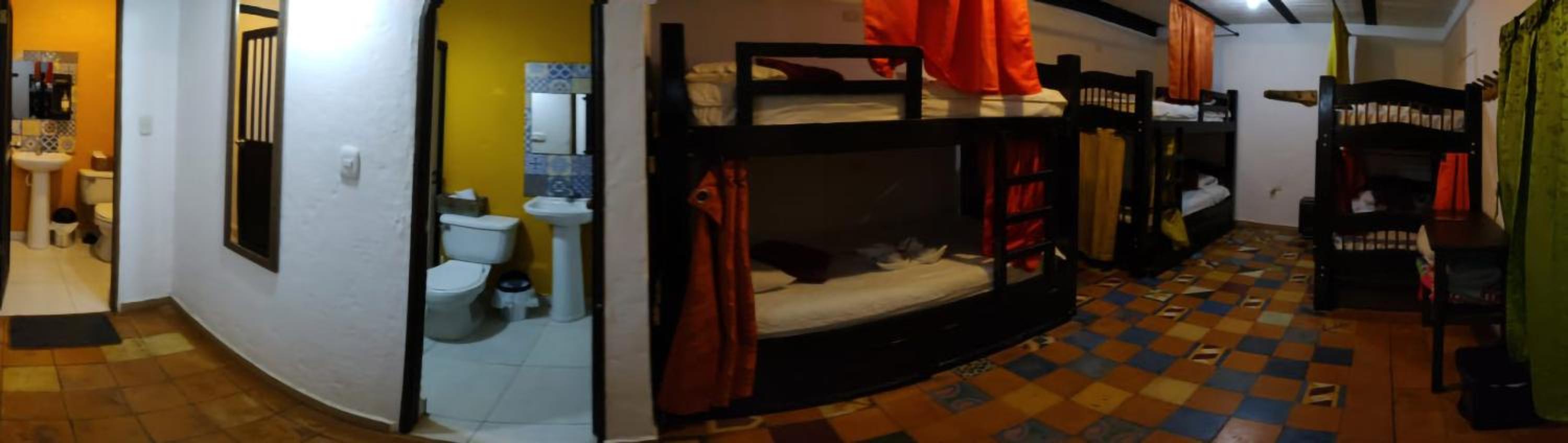 Bed in 6-Bed Mixed Dormitory Room photo 1