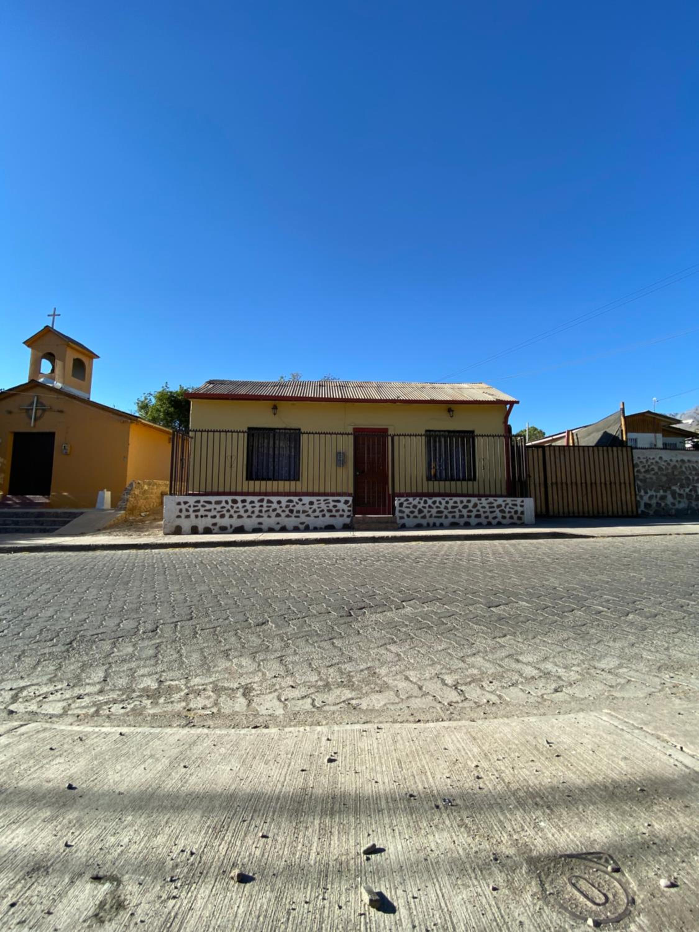 Five-Bedroom House photo 2