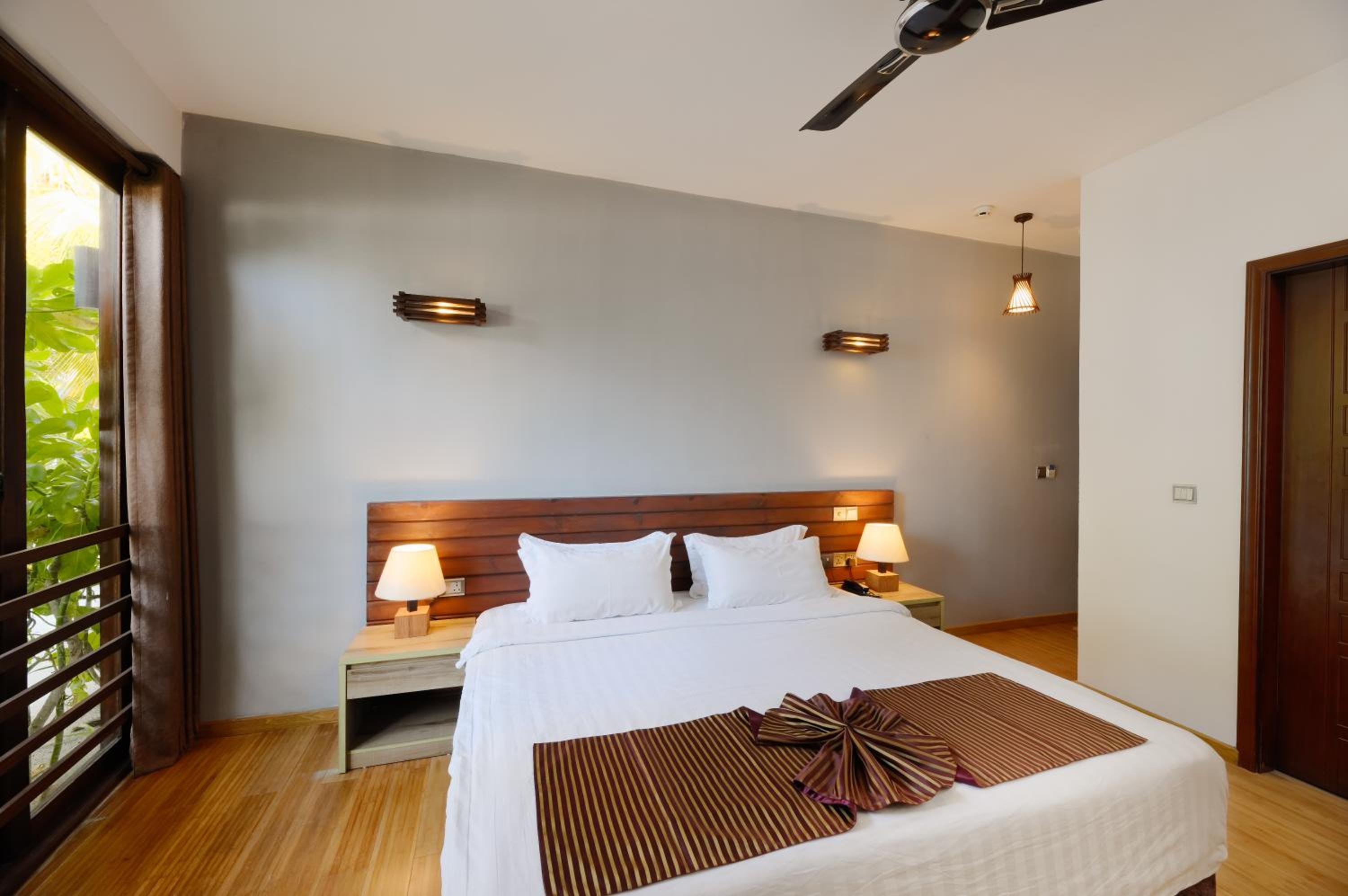 Double or Twin Room with Sea View photo 2