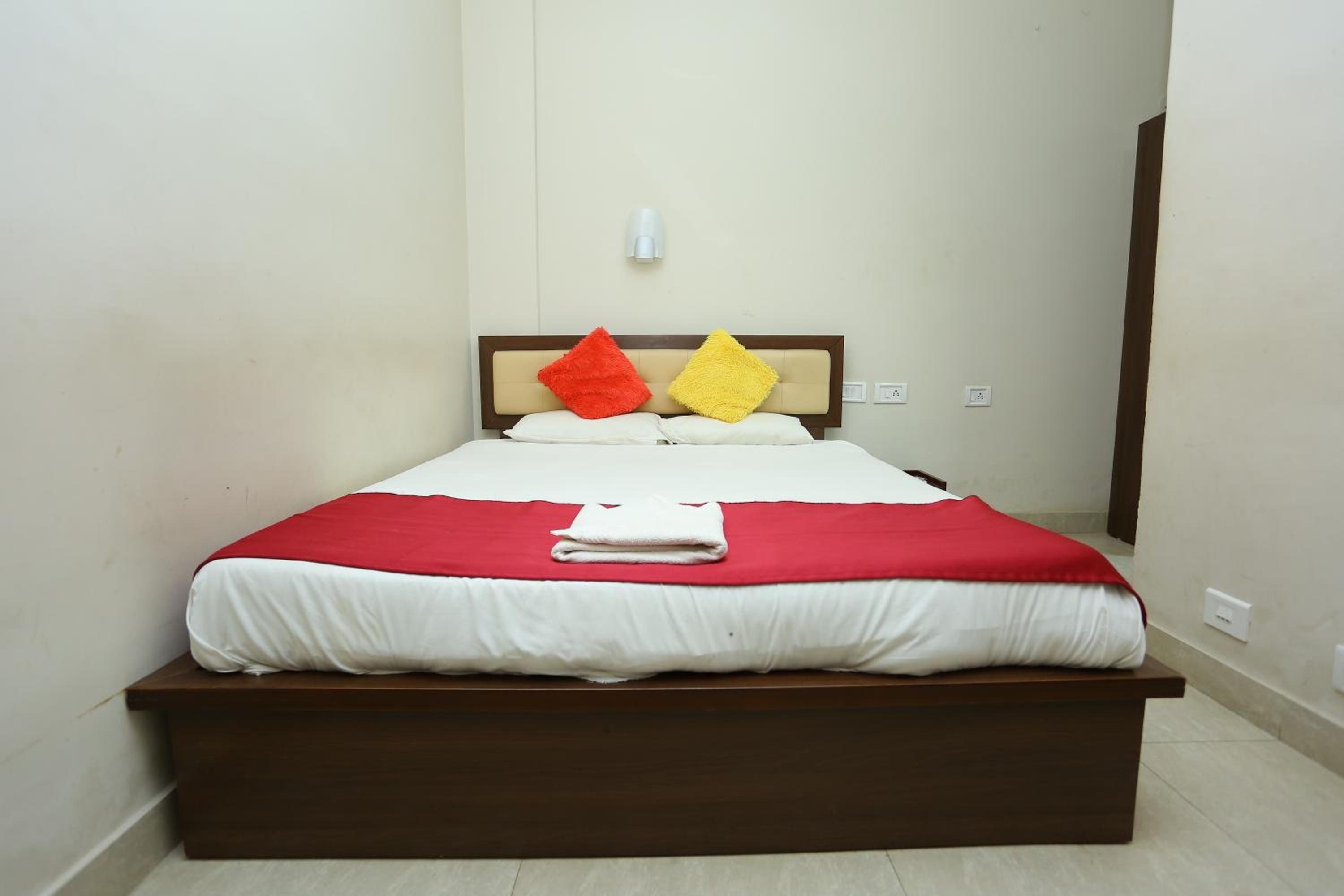 Standard Double Room with Fan - Photo 24