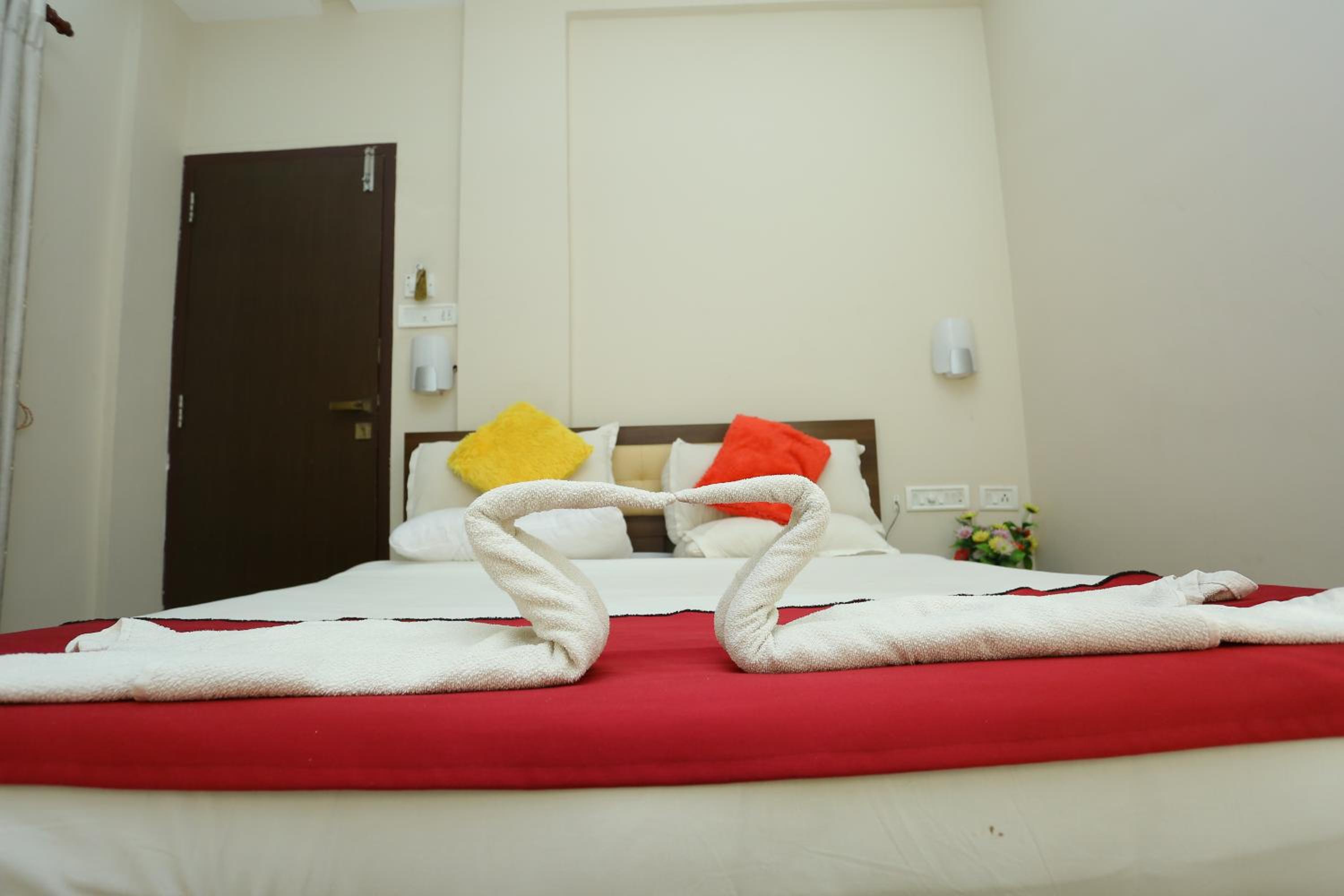 Standard Double Room with Fan - Photo 22