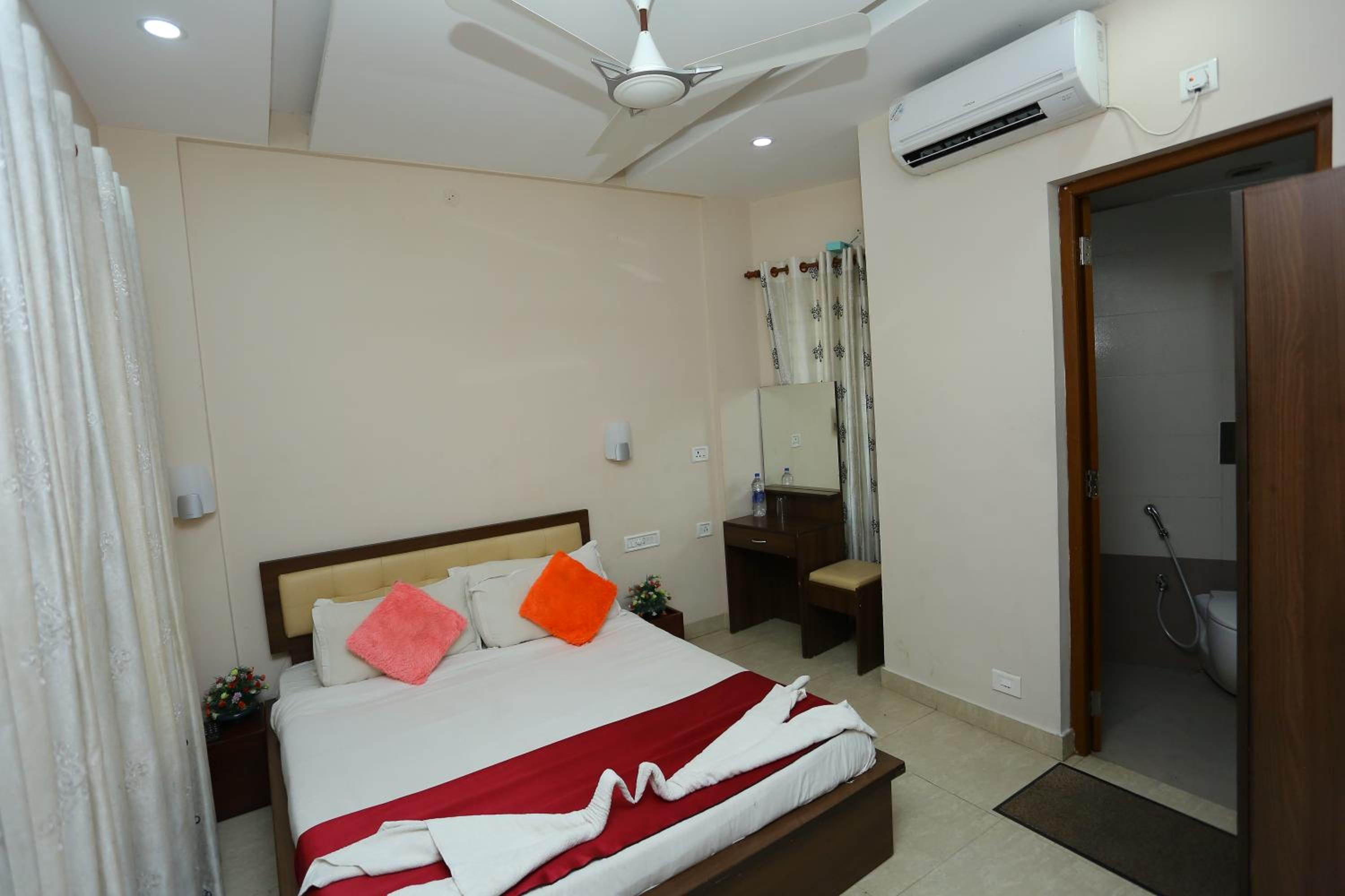 Standard Double Room - Photo 28