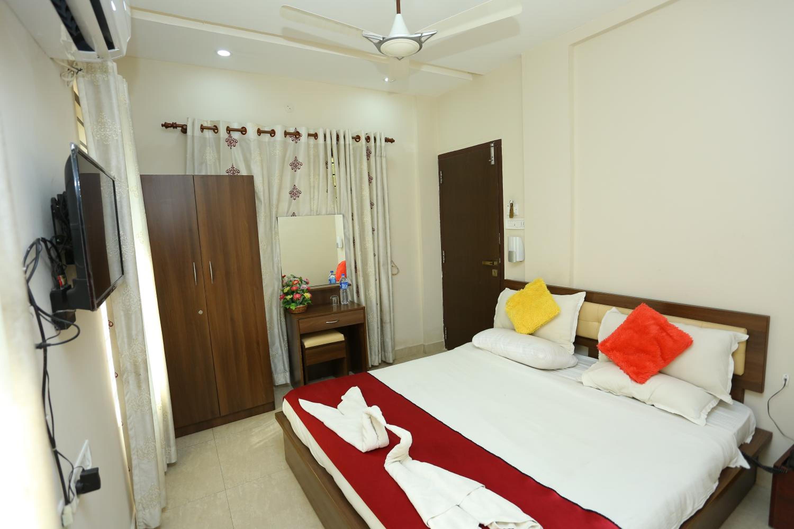 Standard Double Room - Photo 26
