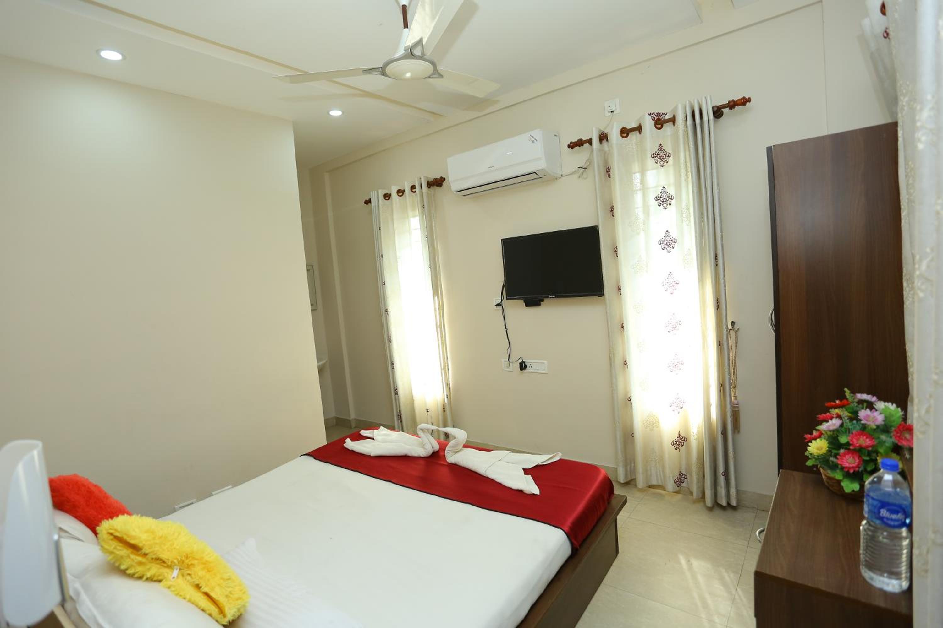 Standard Double Room - Photo 19