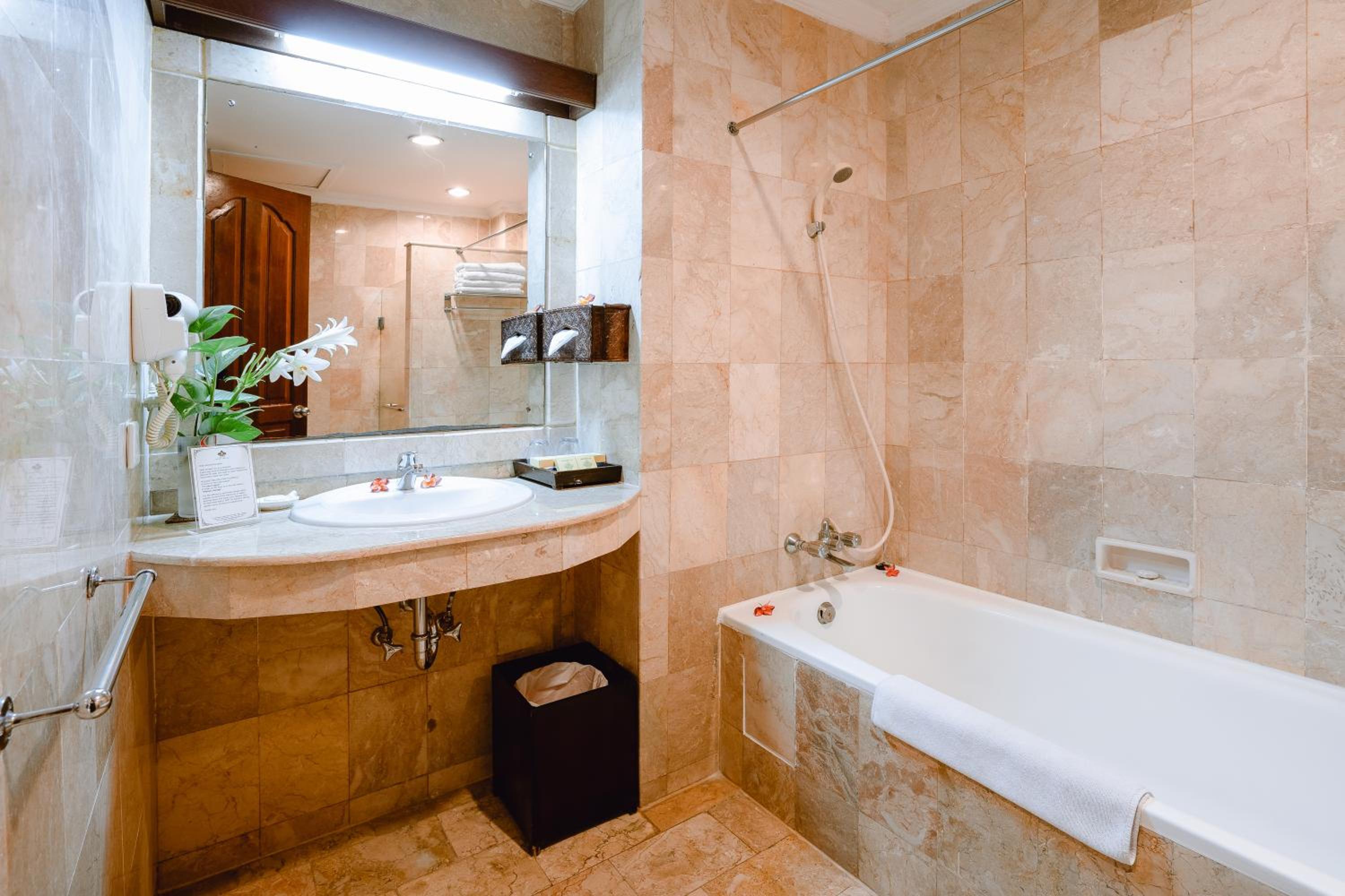 Two-Bedroom Ambasador Suite photo 3