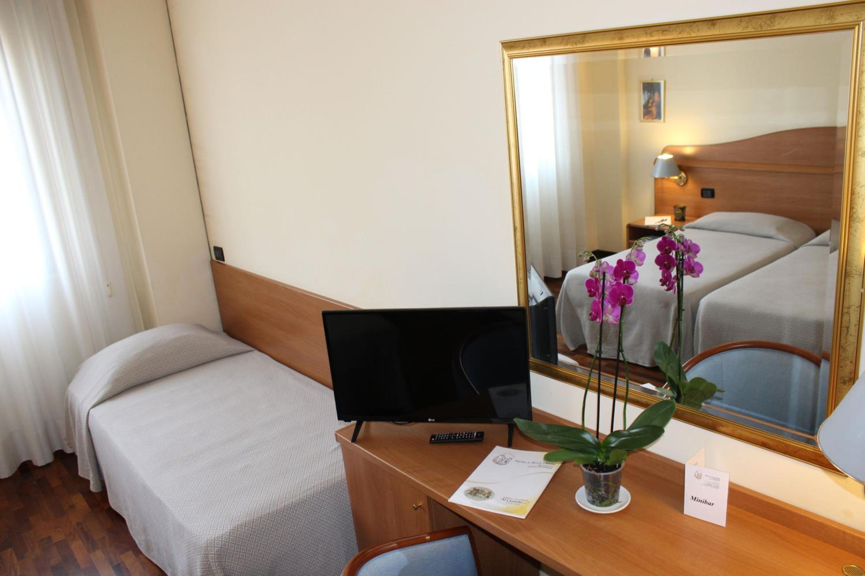 Classic Triple Room - Photo 1
