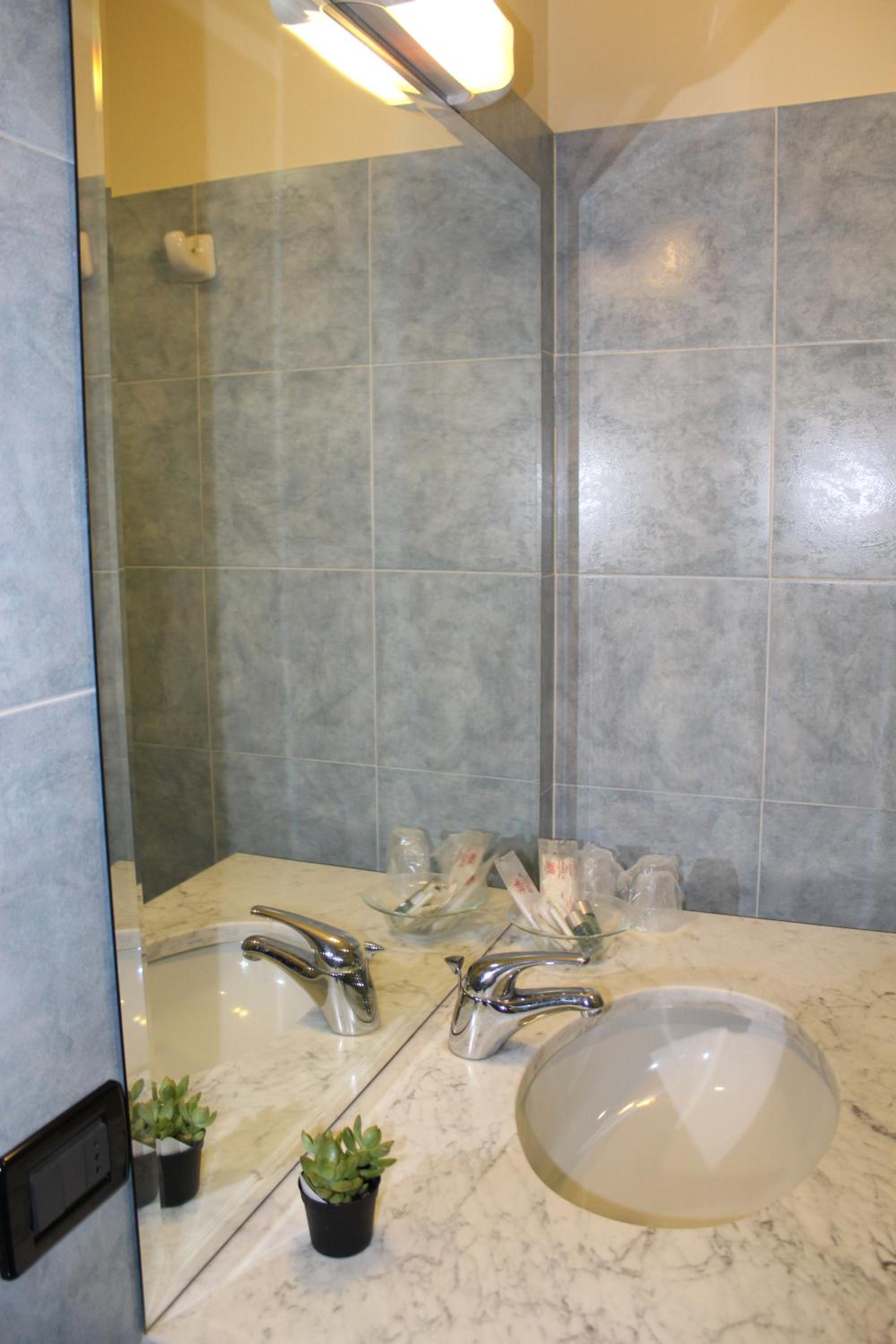 Classic Triple Room - Photo 5