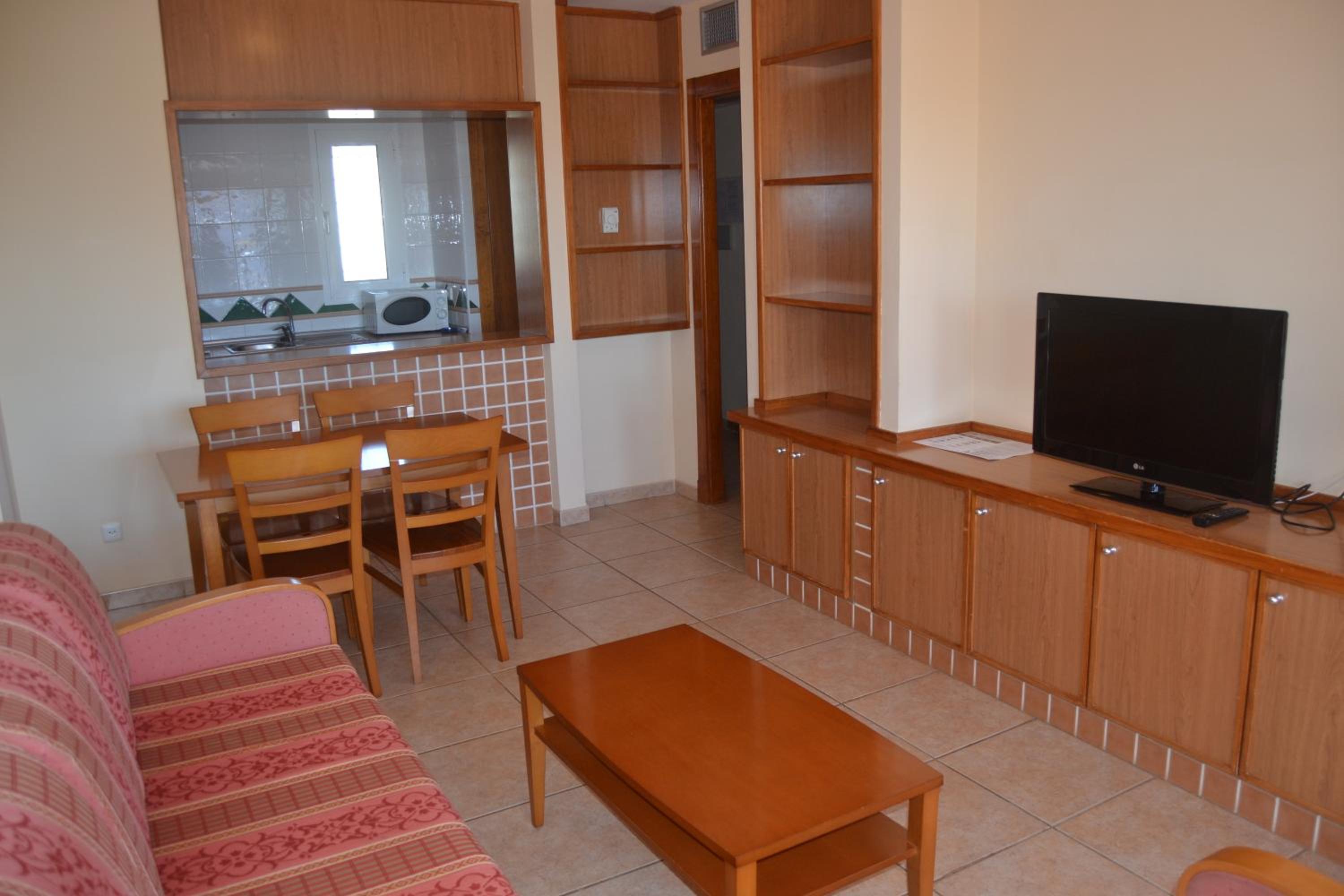 Apartment (3 Adults + 1 Child)