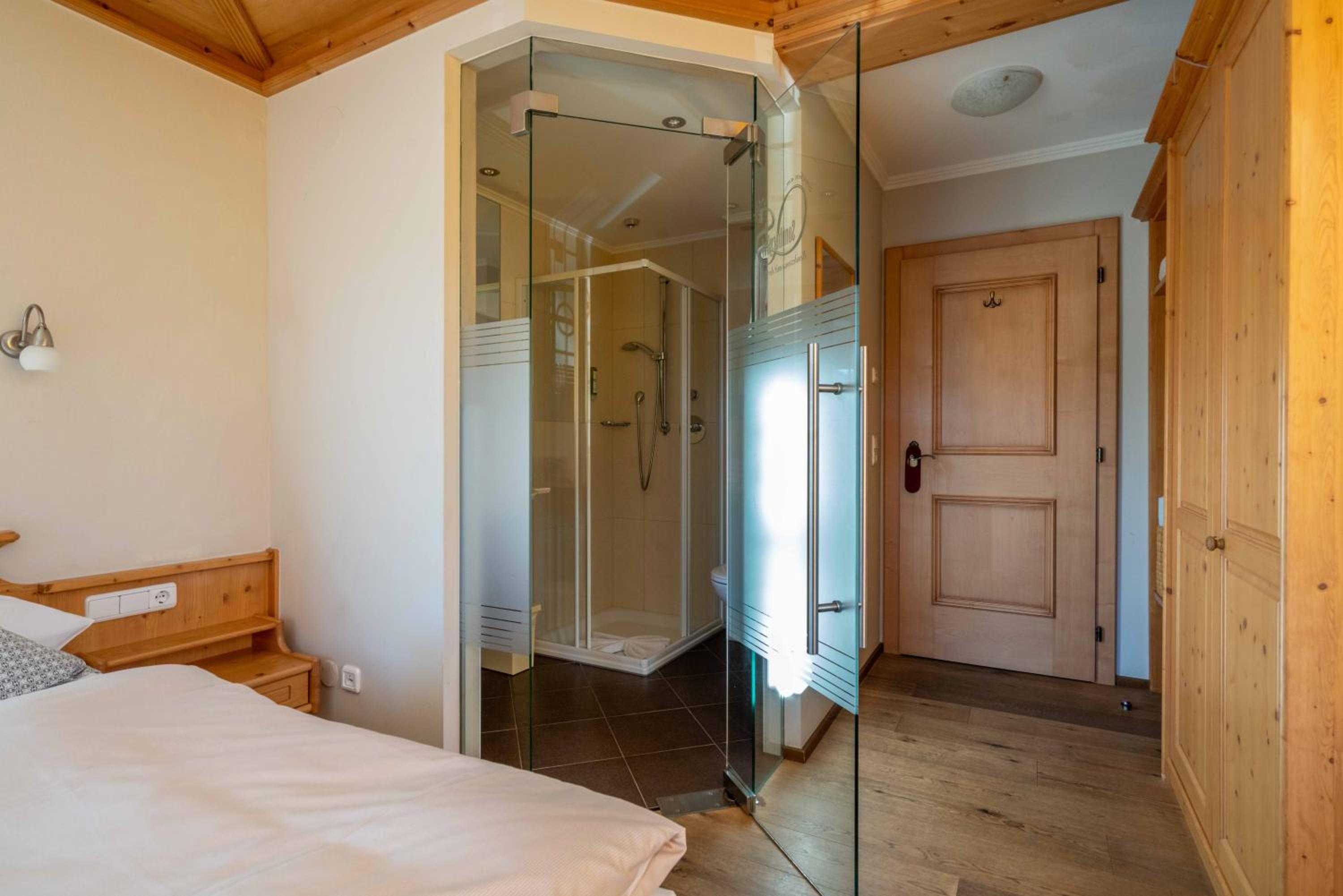 Small Double Room - Photo 5