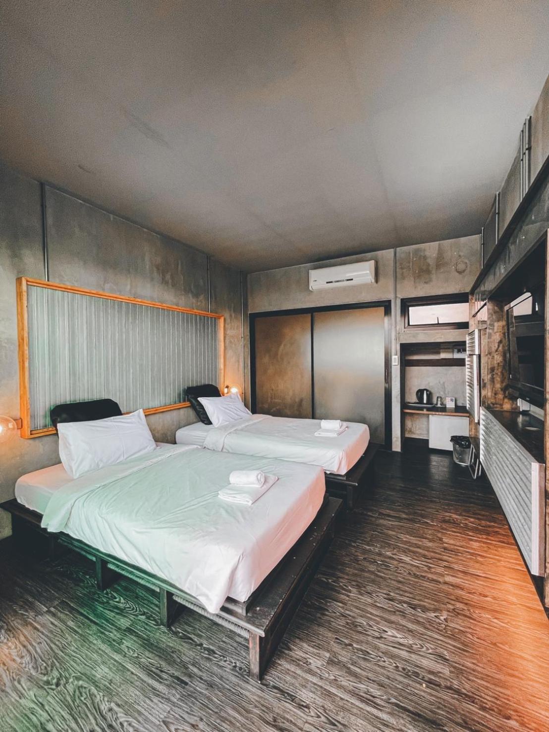 Twin Room with Balcony - Photo 1