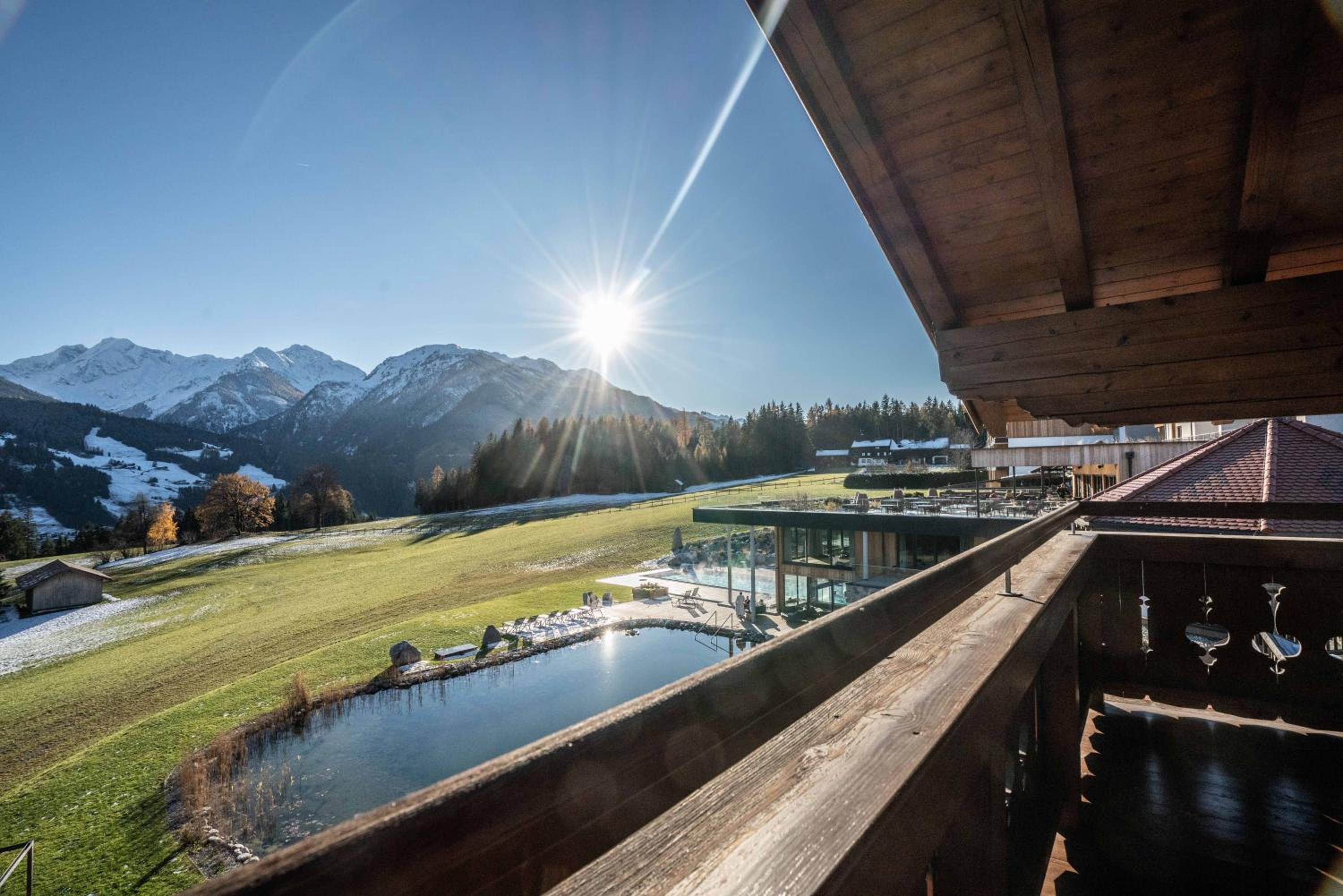 Suite with Mountain View - Photo 5